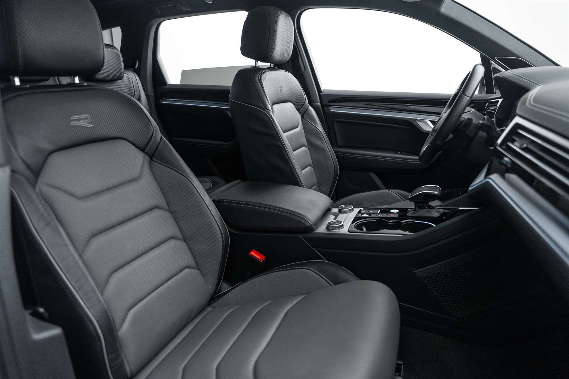 VW Touareg 3.0 TDI R-Line Tiptronic Black-Line-image-12