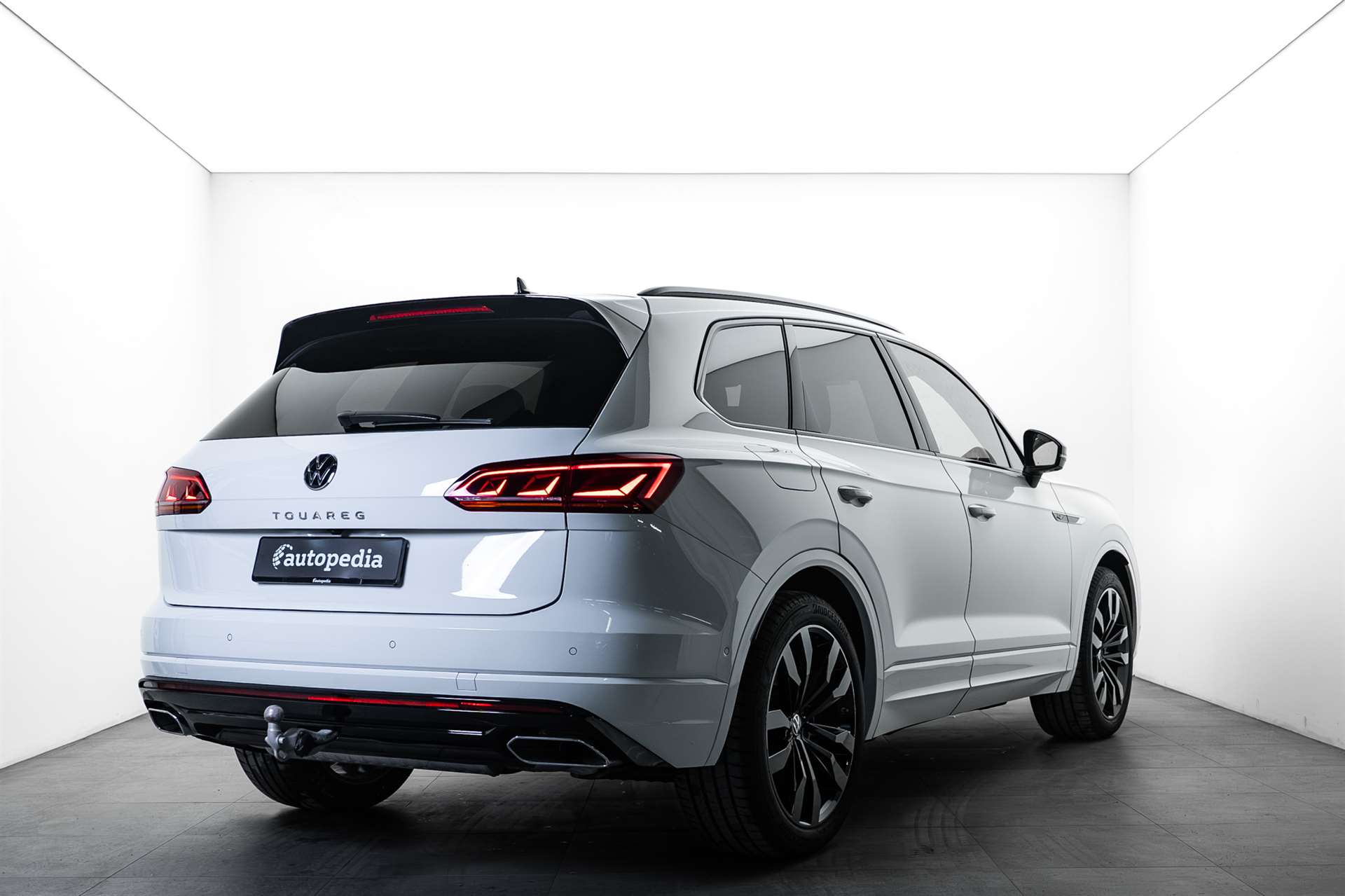 VW Touareg 3.0 TDI R-Line Tiptronic Black-Line-image-2