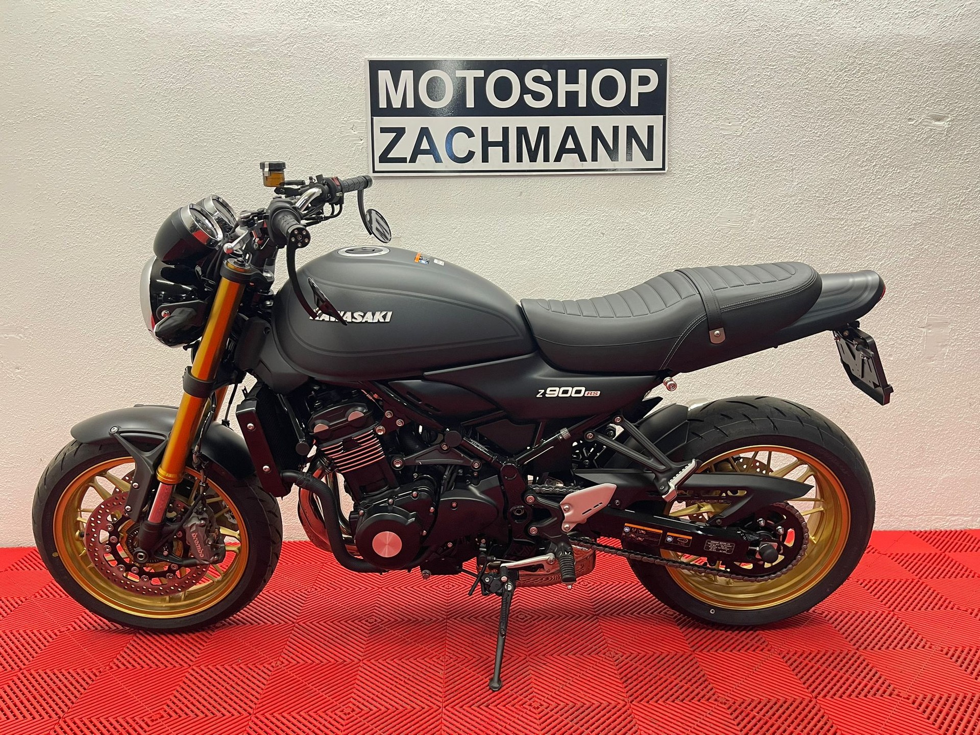 KAWASAKI Z 900 RS SE-showroom-element-3
