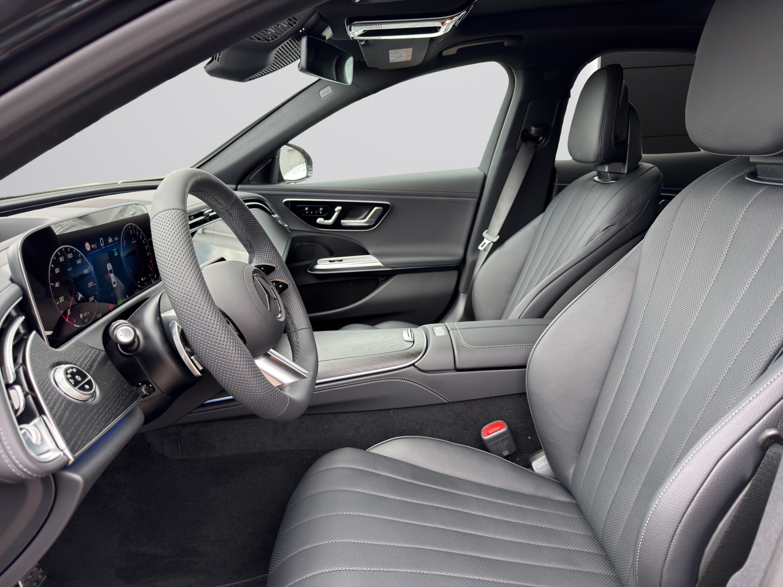 MERCEDES-BENZ E 300 e 4Matic EQ Hybrid 9G-Tronic-image-9