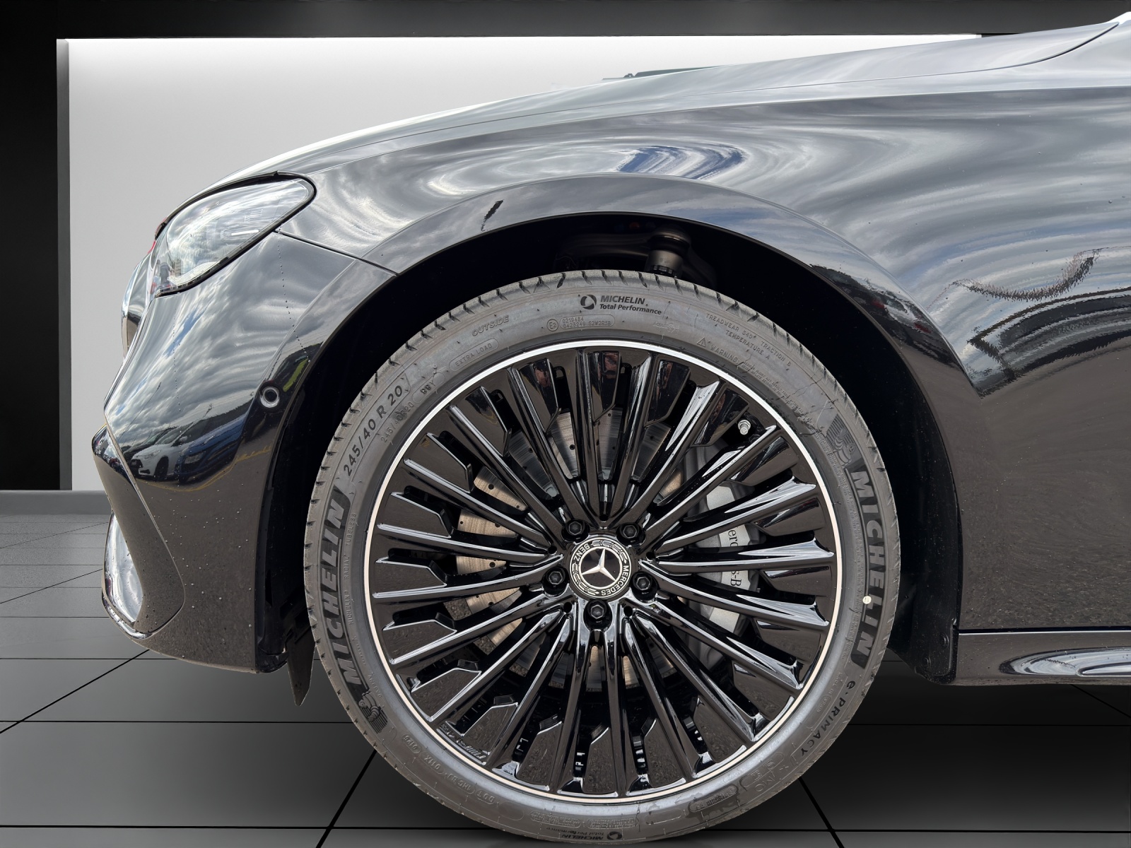 MERCEDES-BENZ E 300 e 4Matic EQ Hybrid 9G-Tronic-image-14