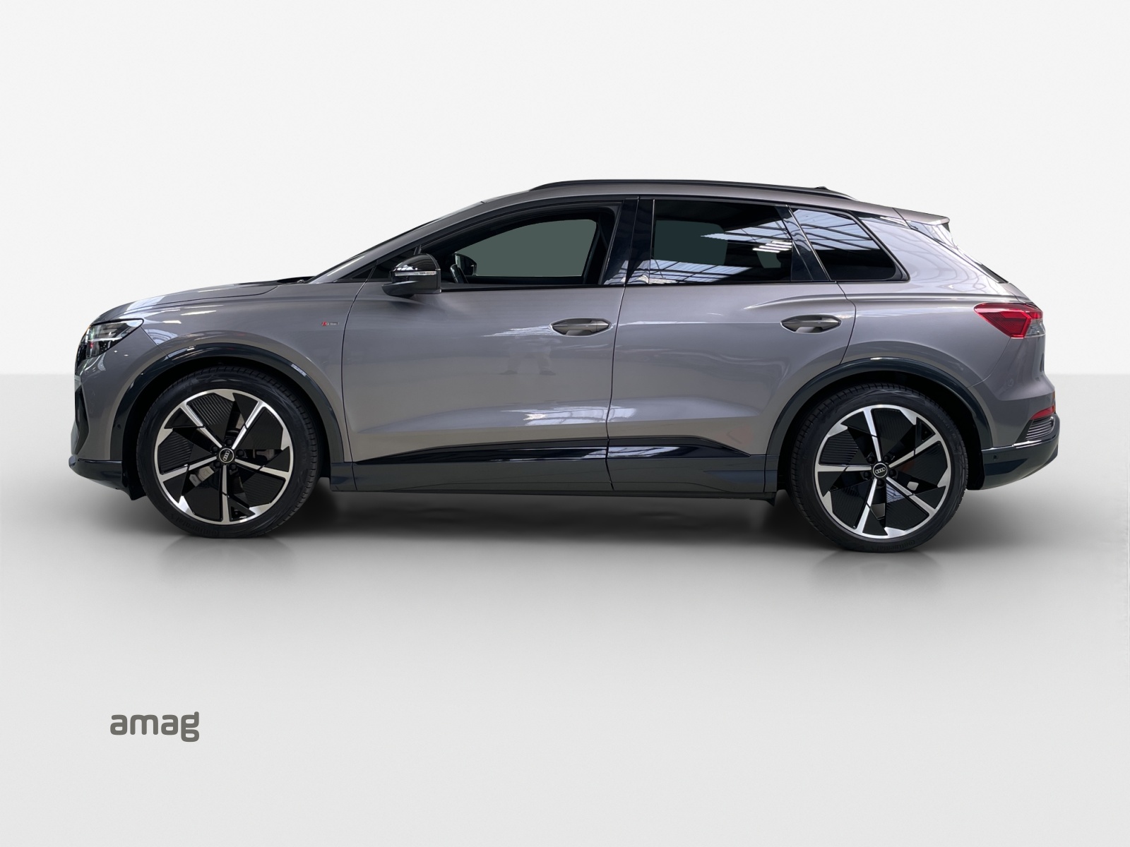 AUDI Q4 e-tron 45 quattro-image-2