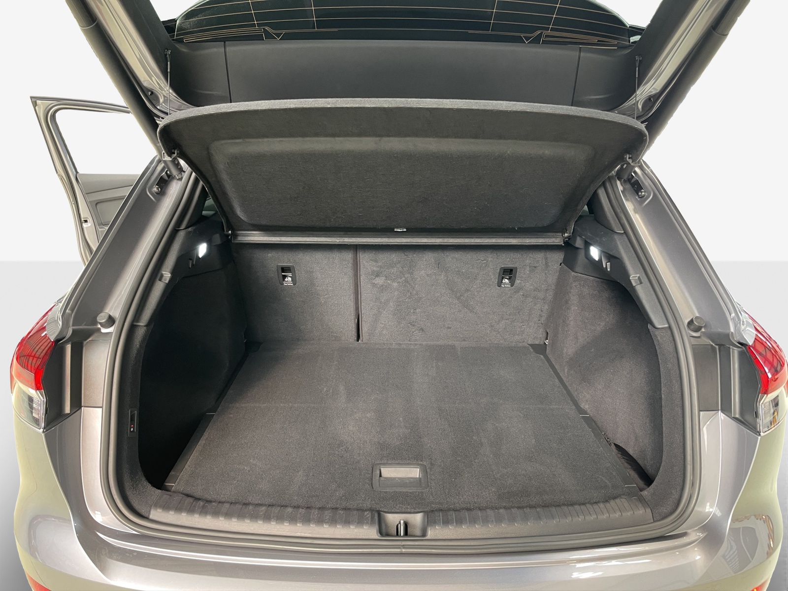 AUDI Q4 e-tron 45 quattro-image-12
