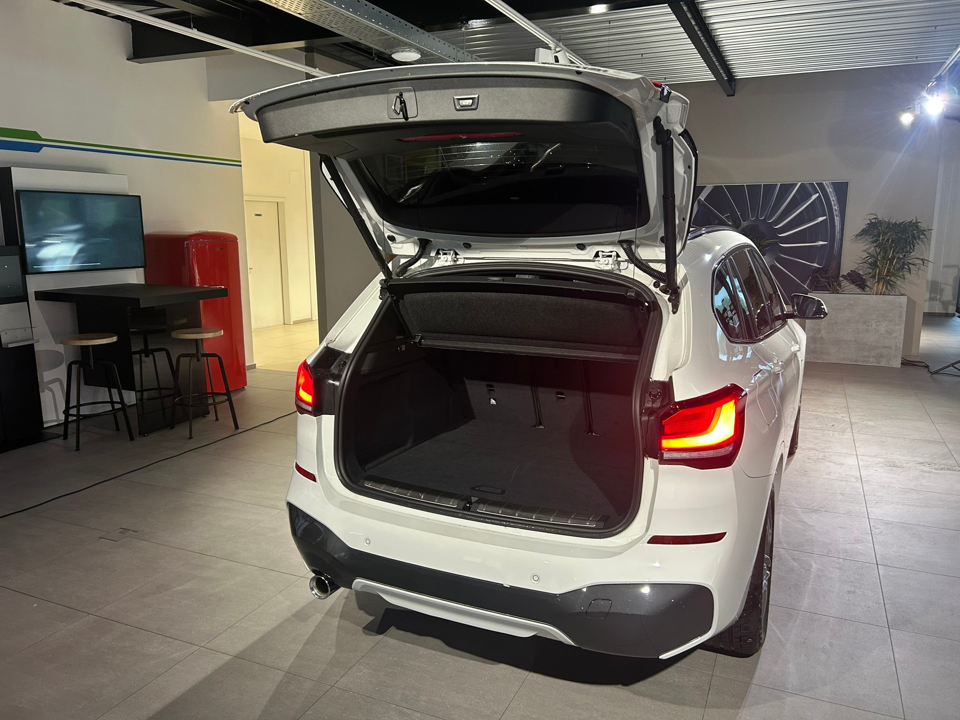 BMW X1 sDrive 18i Steptronic M Sport DSK-image-14