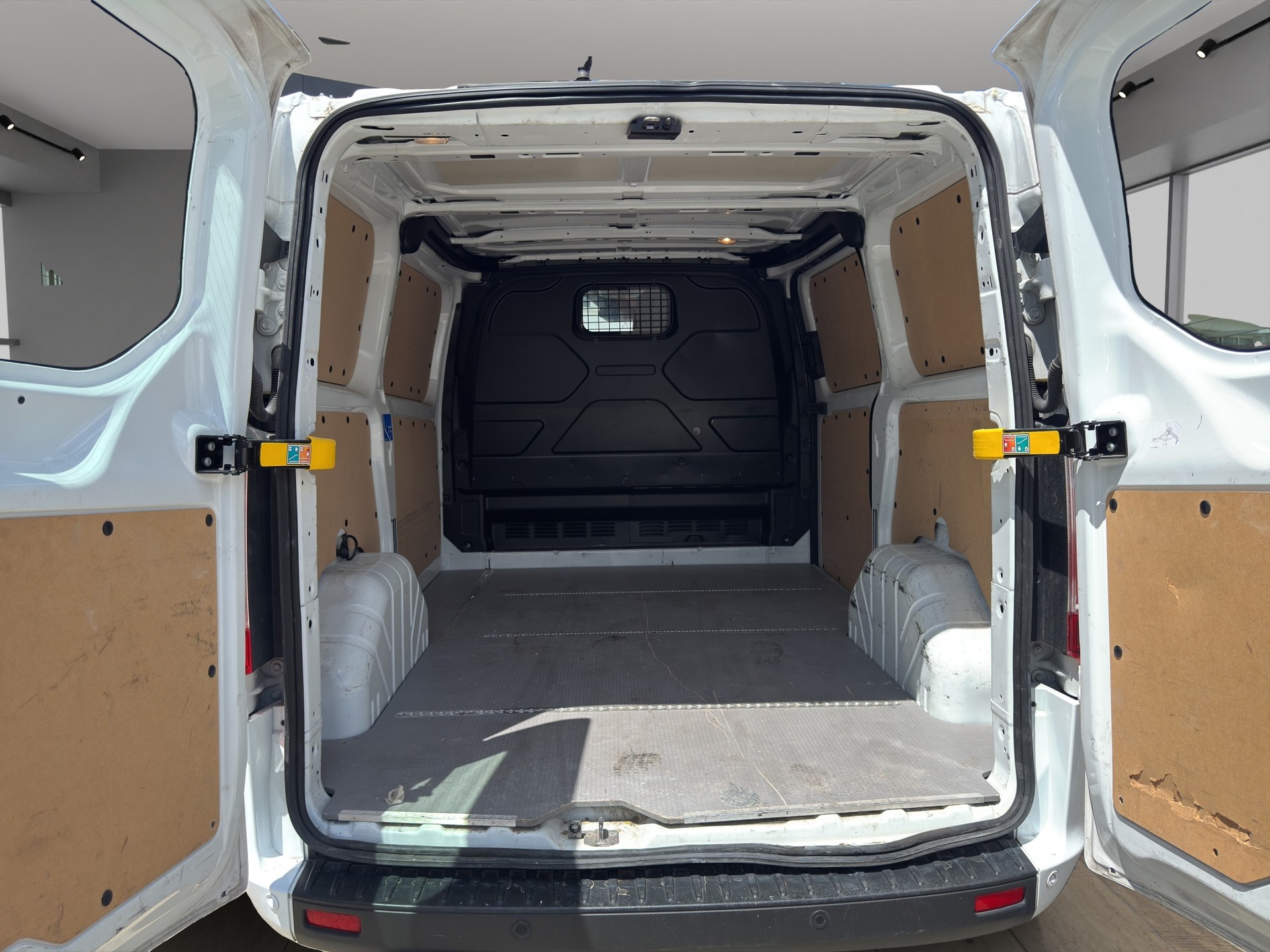 FORD Transit Custom Van 1.0 Eco Boost 340 L1H1 Trend PHEV-image-11