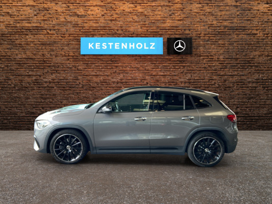 MERCEDES-BENZ GLA 200 AMG Line-image-3