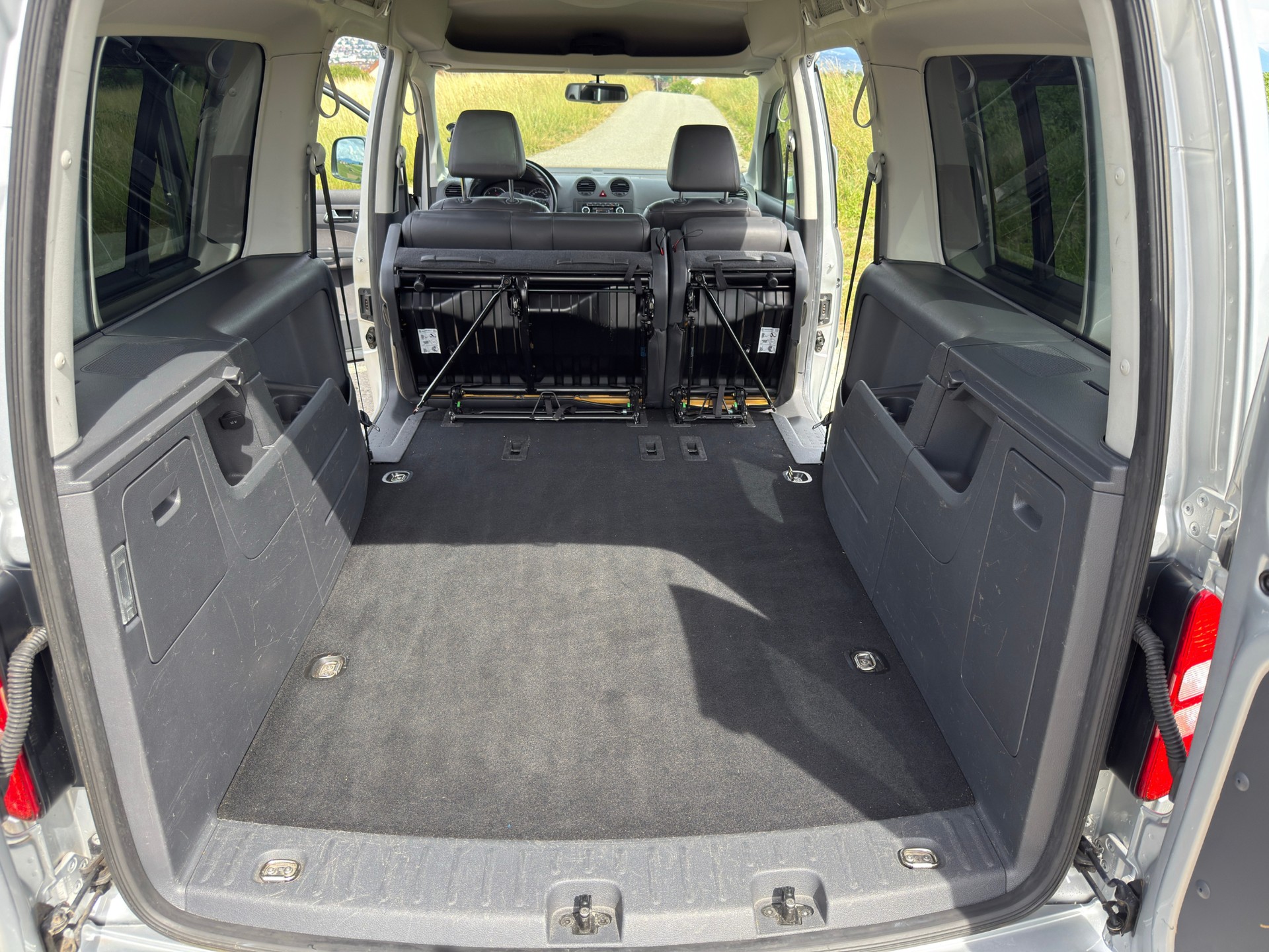 VW 2.0 TDI Maxi Highline DSG 4M-image-18