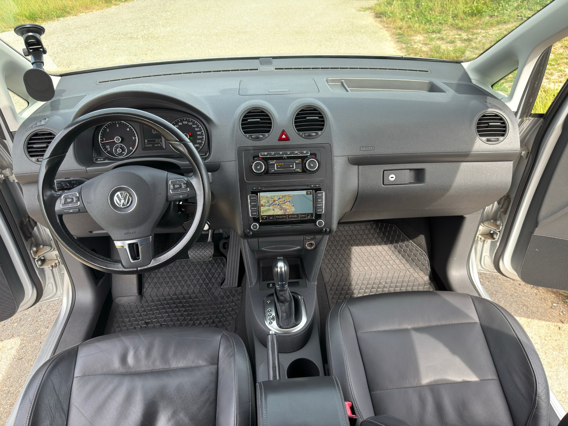 VW 2.0 TDI Maxi Highline DSG 4M-image-10