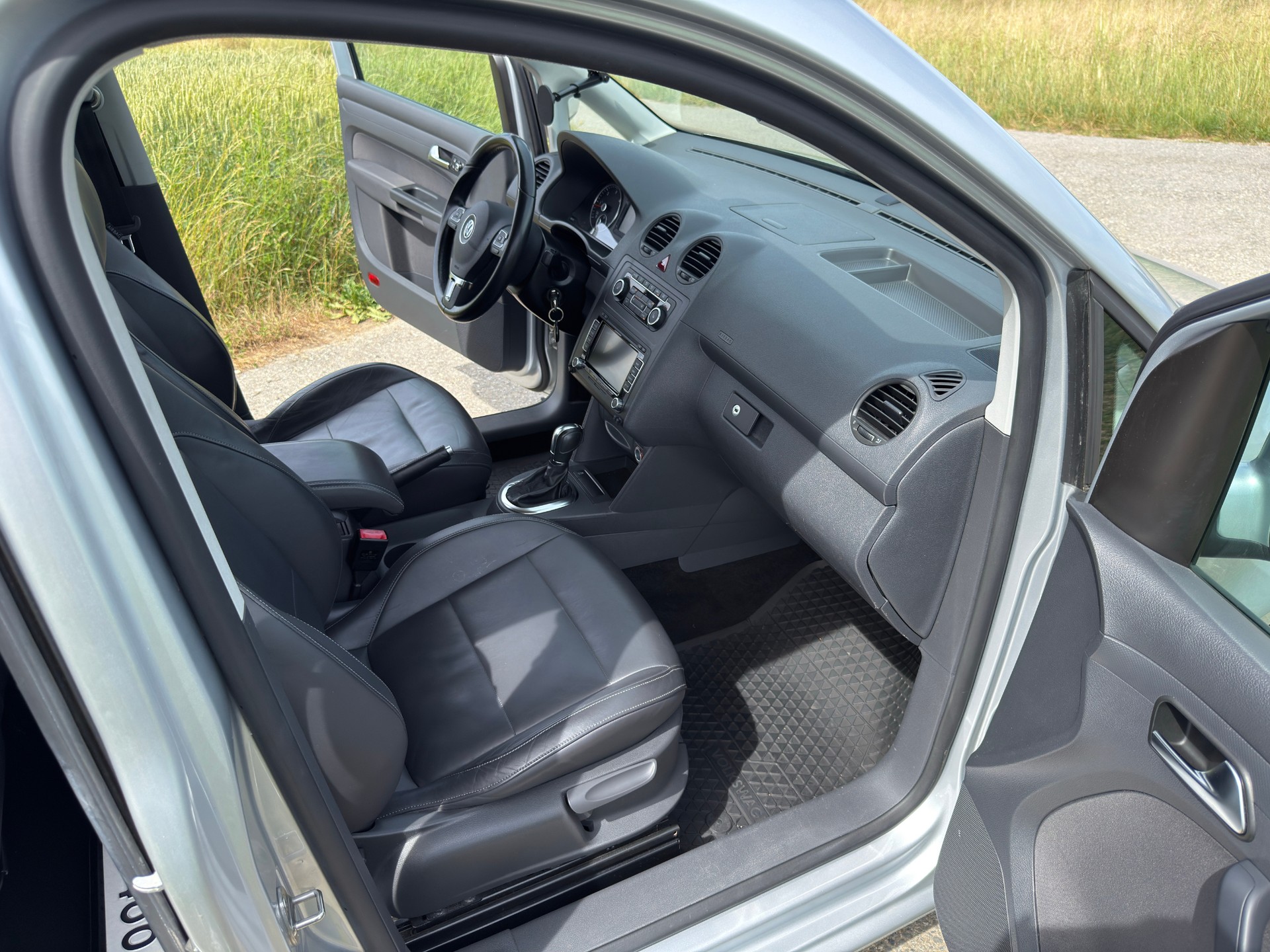 VW 2.0 TDI Maxi Highline DSG 4M-image-9