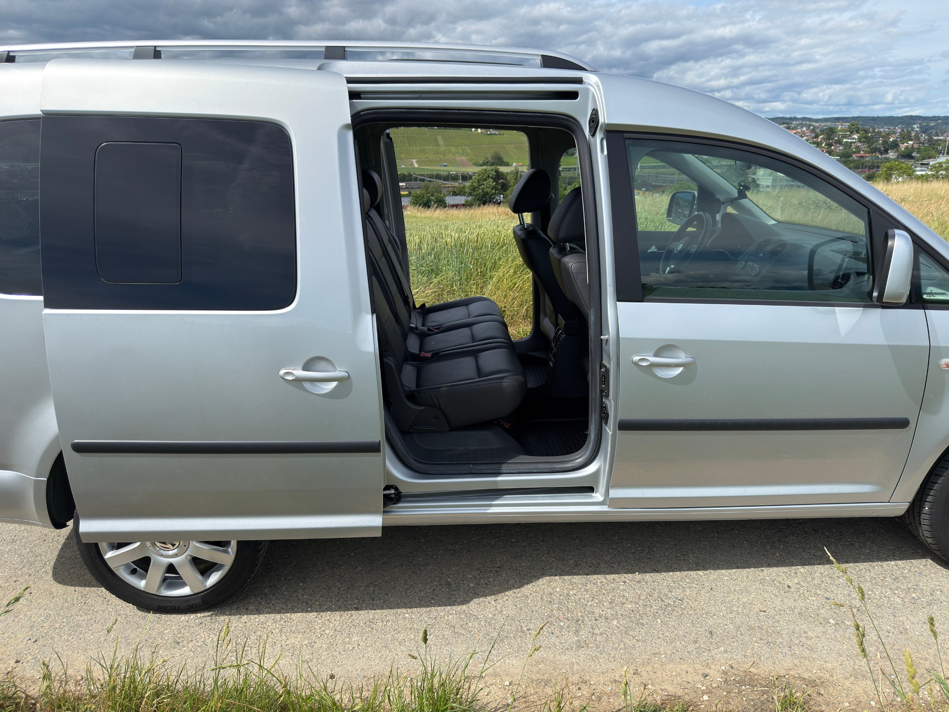VW 2.0 TDI Maxi Highline DSG 4M-image-7