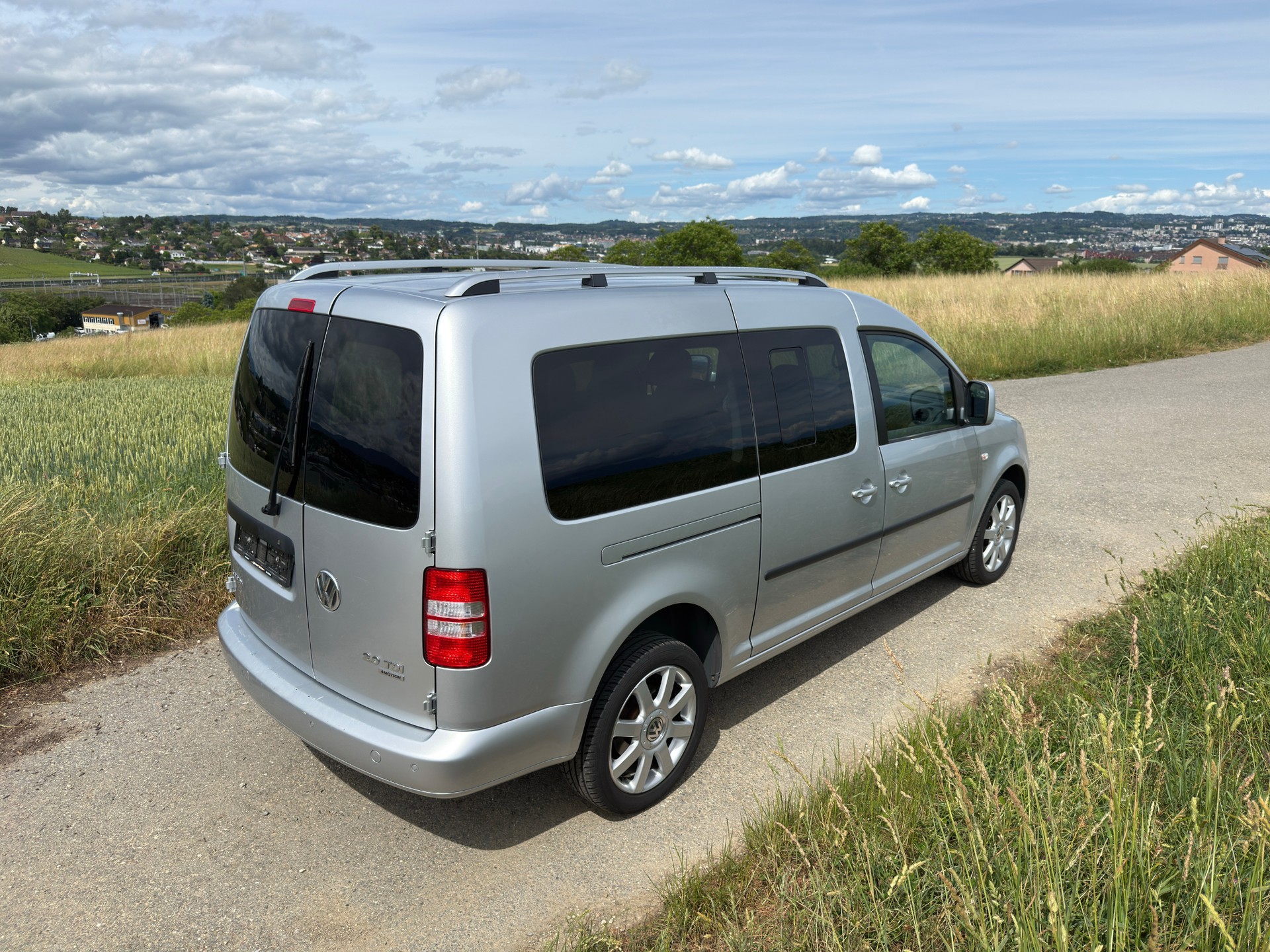 VW 2.0 TDI Maxi Highline DSG 4M-image-2