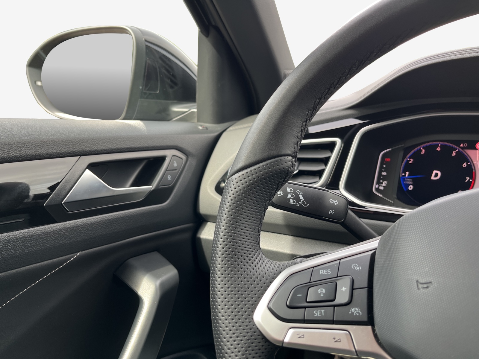 VW T-Roc 2.0 TSI R-Line DSG 4Motion-image-15