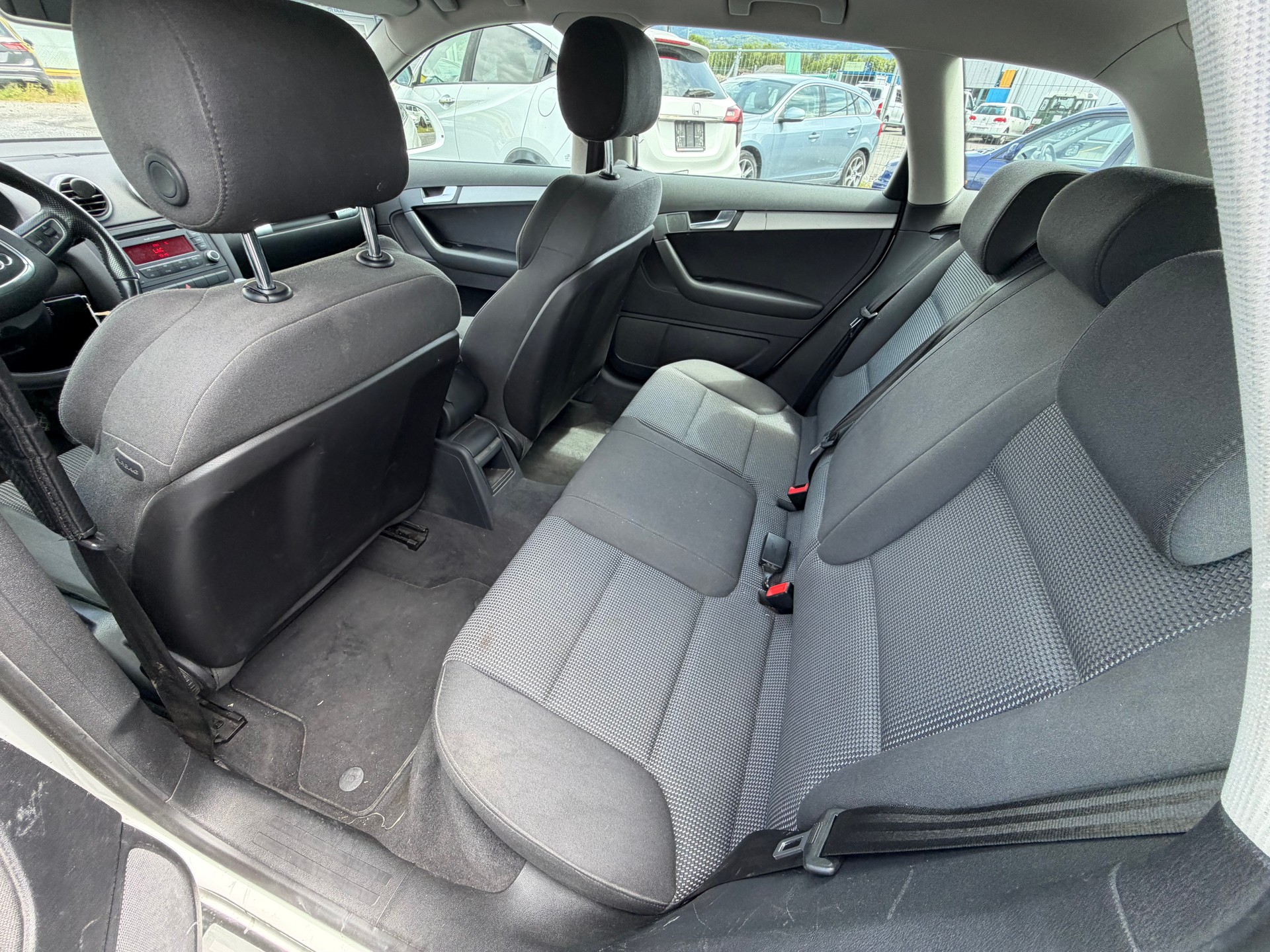 AUDI A3 Sportback 1.8 TFSI Ambition quattro-image-9