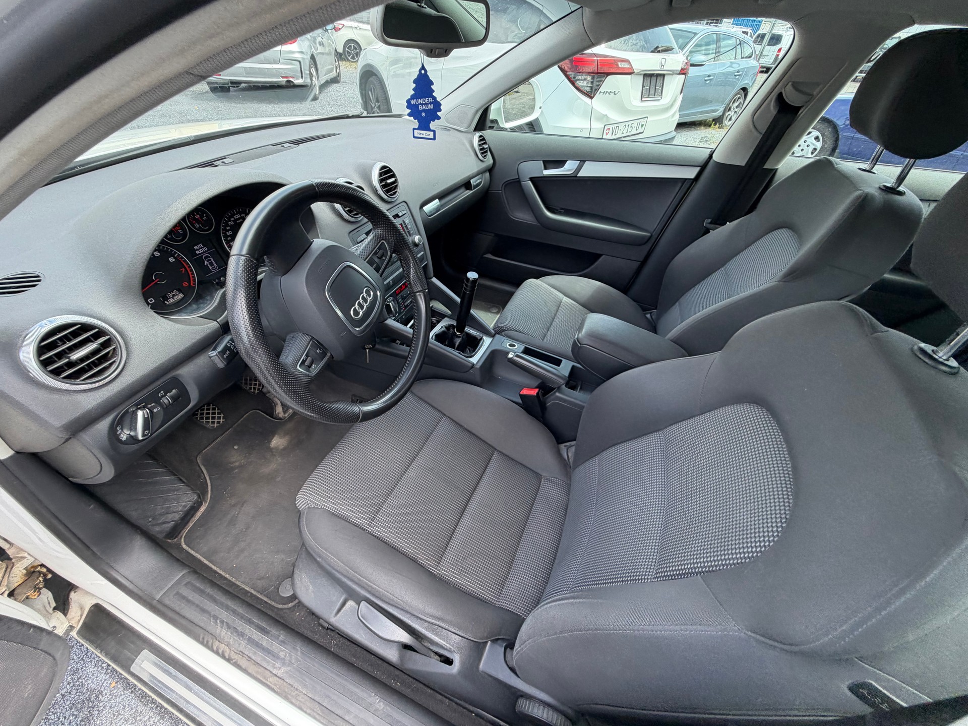 AUDI A3 Sportback 1.8 TFSI Ambition quattro-image-10