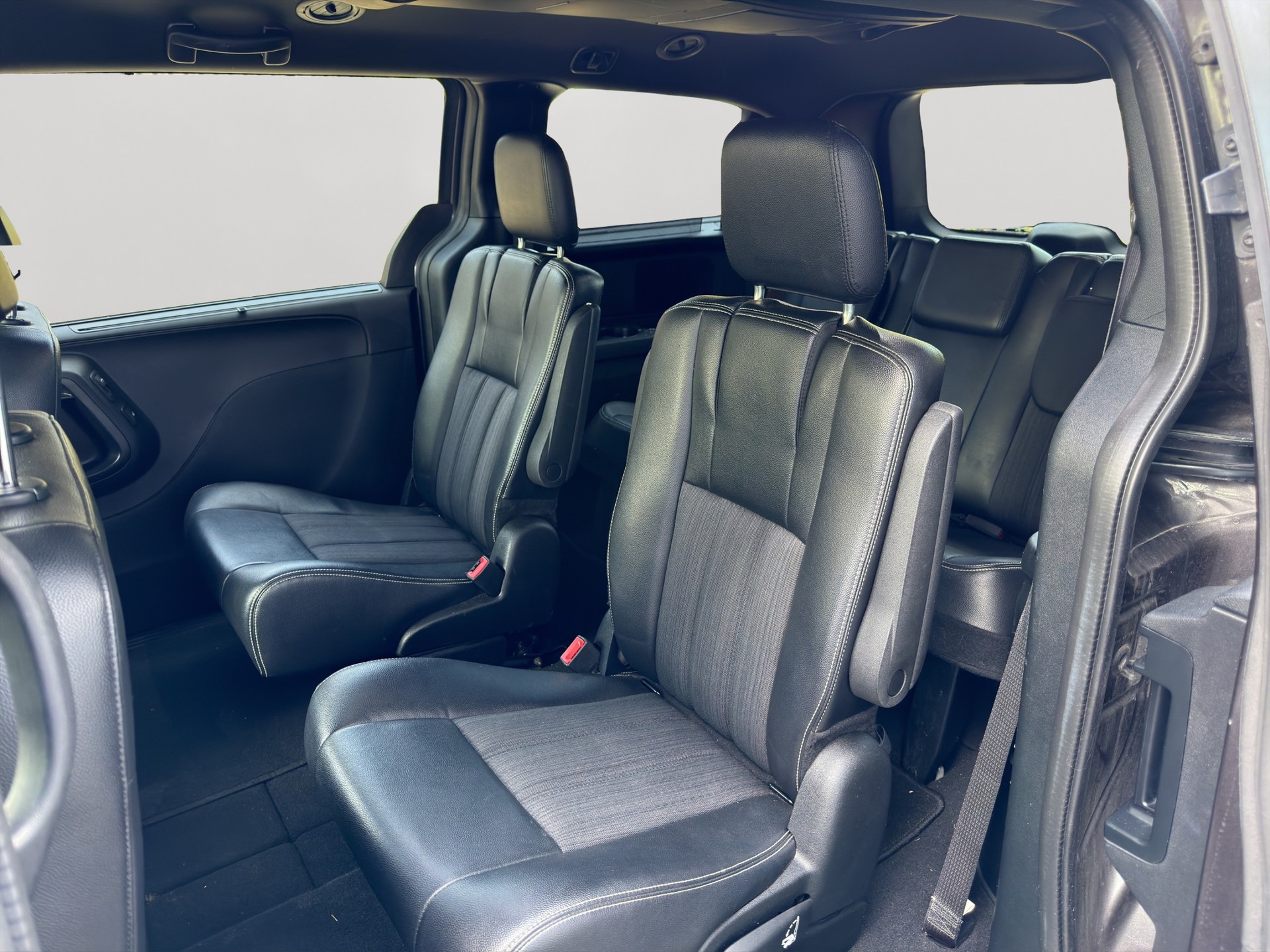 LANCIA Voyager 2.8D S Automatic-image-3