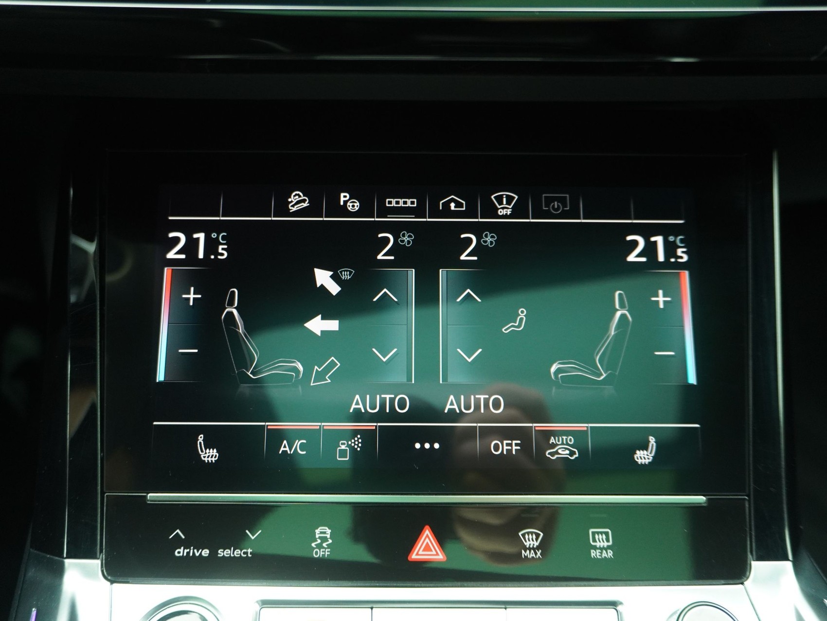 AUDI e-tron 55 S Line quattro-image-18
