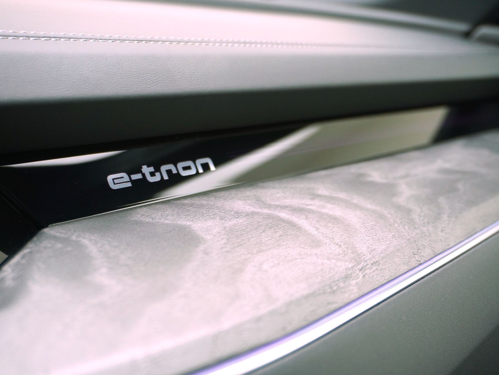AUDI e-tron 55 S Line quattro-image-20
