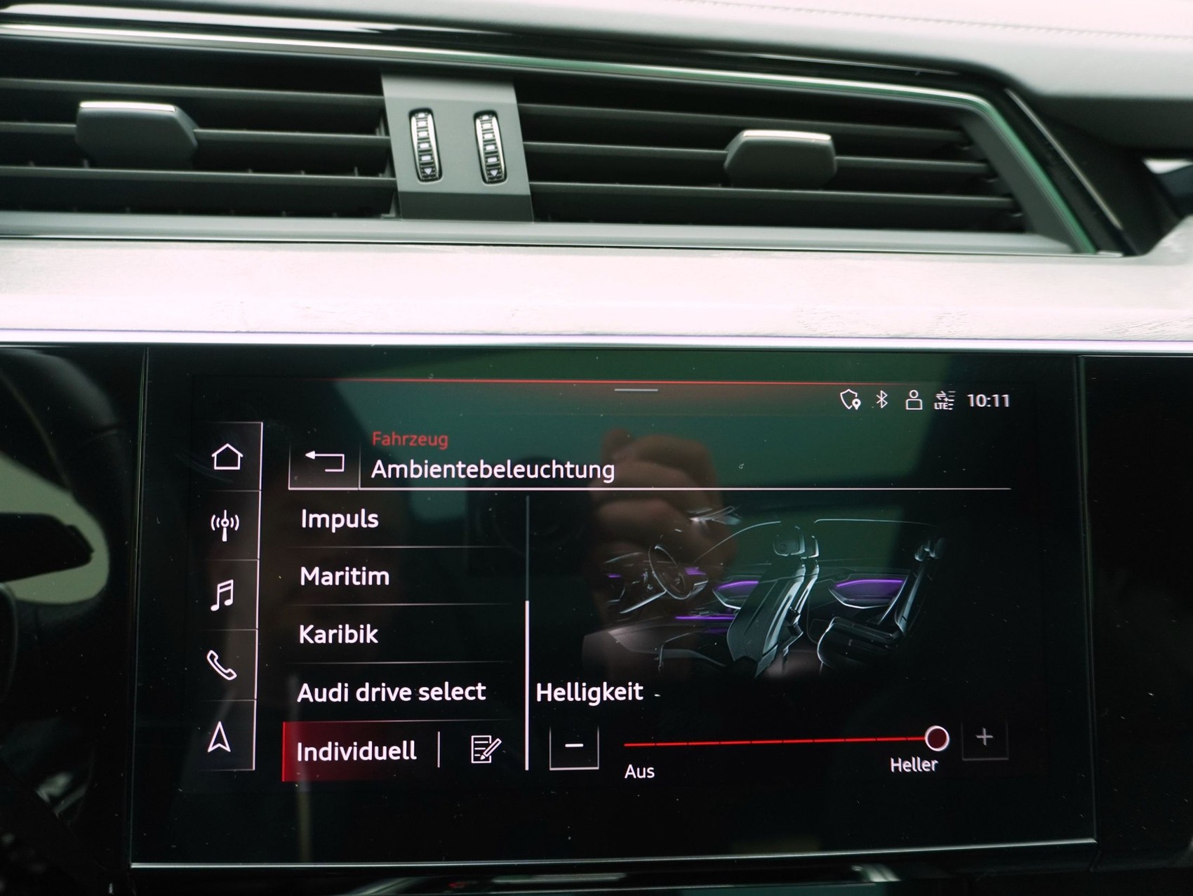 AUDI e-tron 55 S Line quattro-image-27
