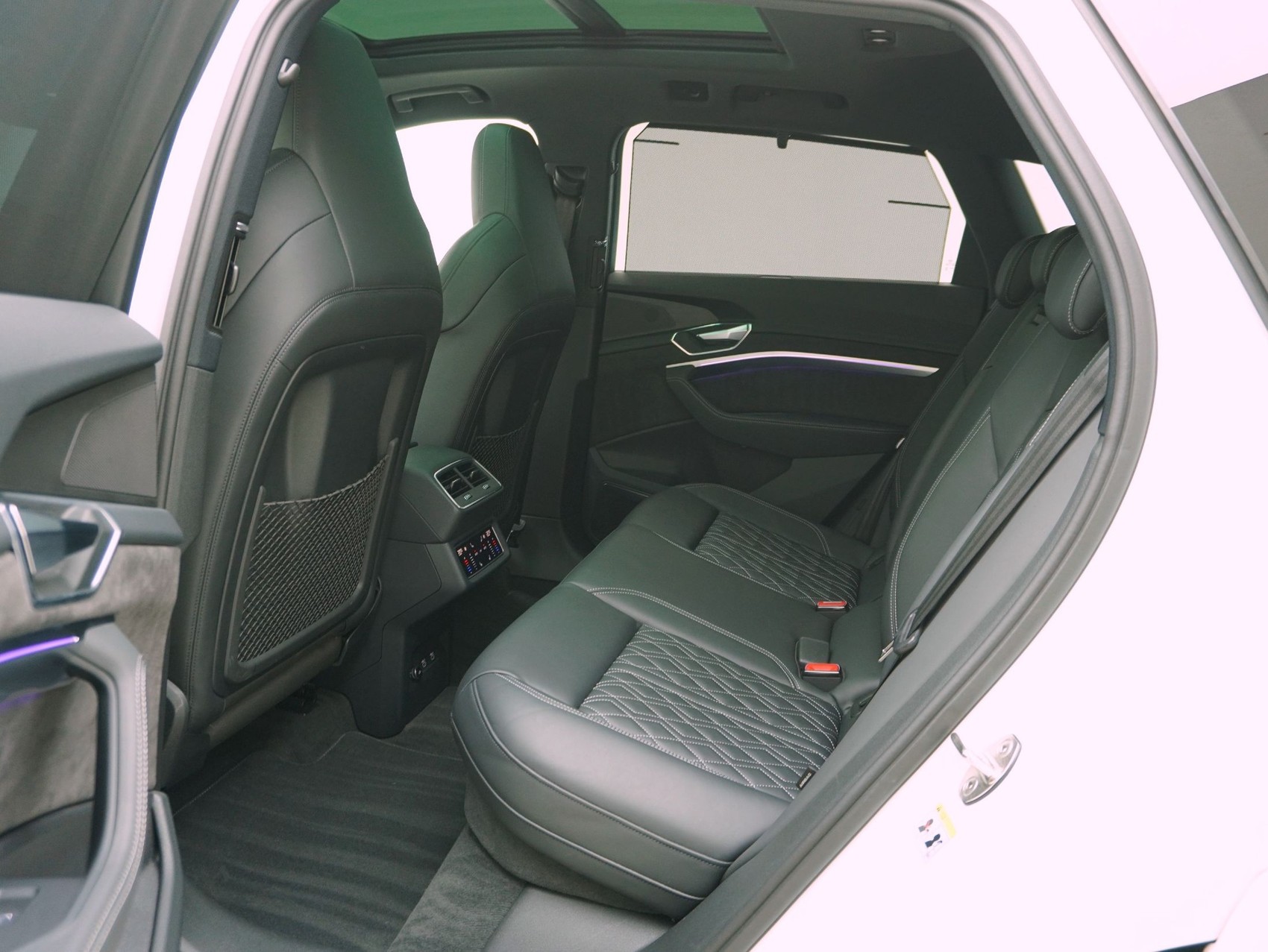 AUDI e-tron 55 S Line quattro-image-14