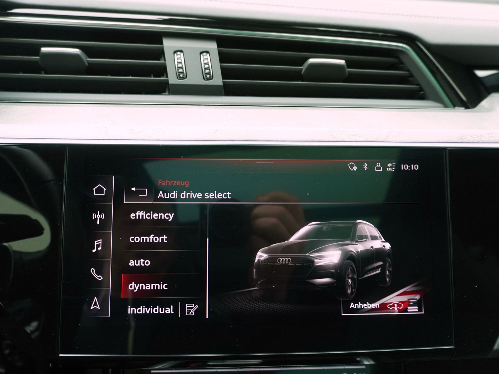 AUDI e-tron 55 S Line quattro-image-26