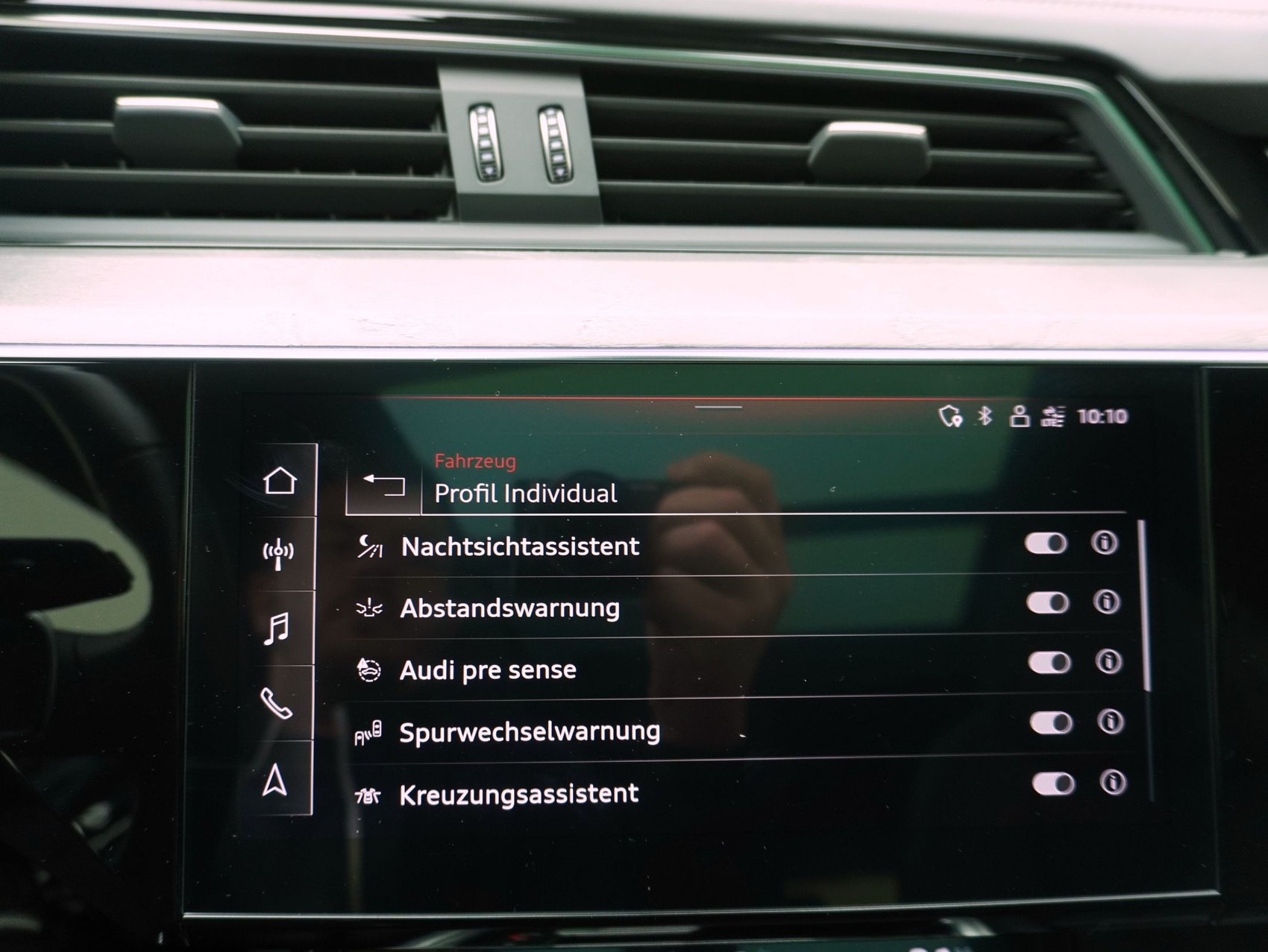 AUDI e-tron 55 S Line quattro-image-28