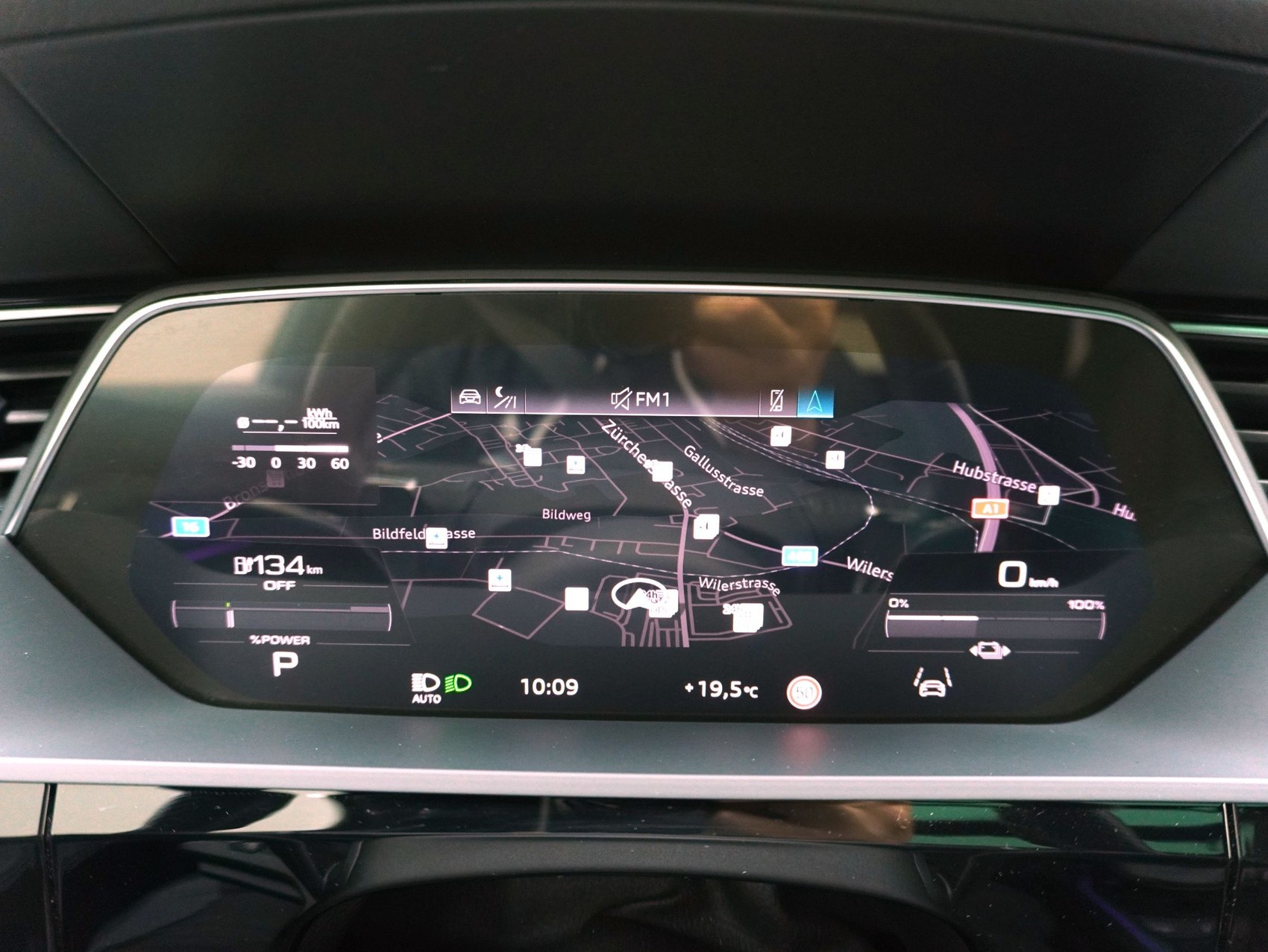 AUDI e-tron 55 S Line quattro-image-23