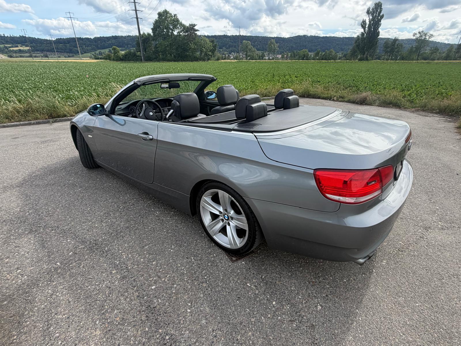 BMW 325-image-10