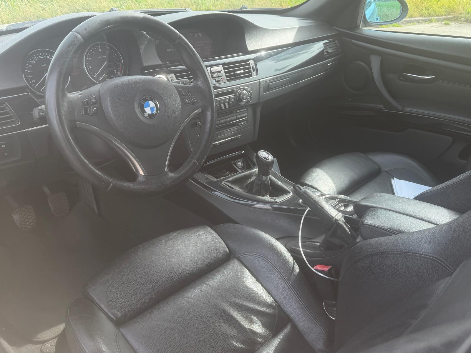BMW 325-image-11