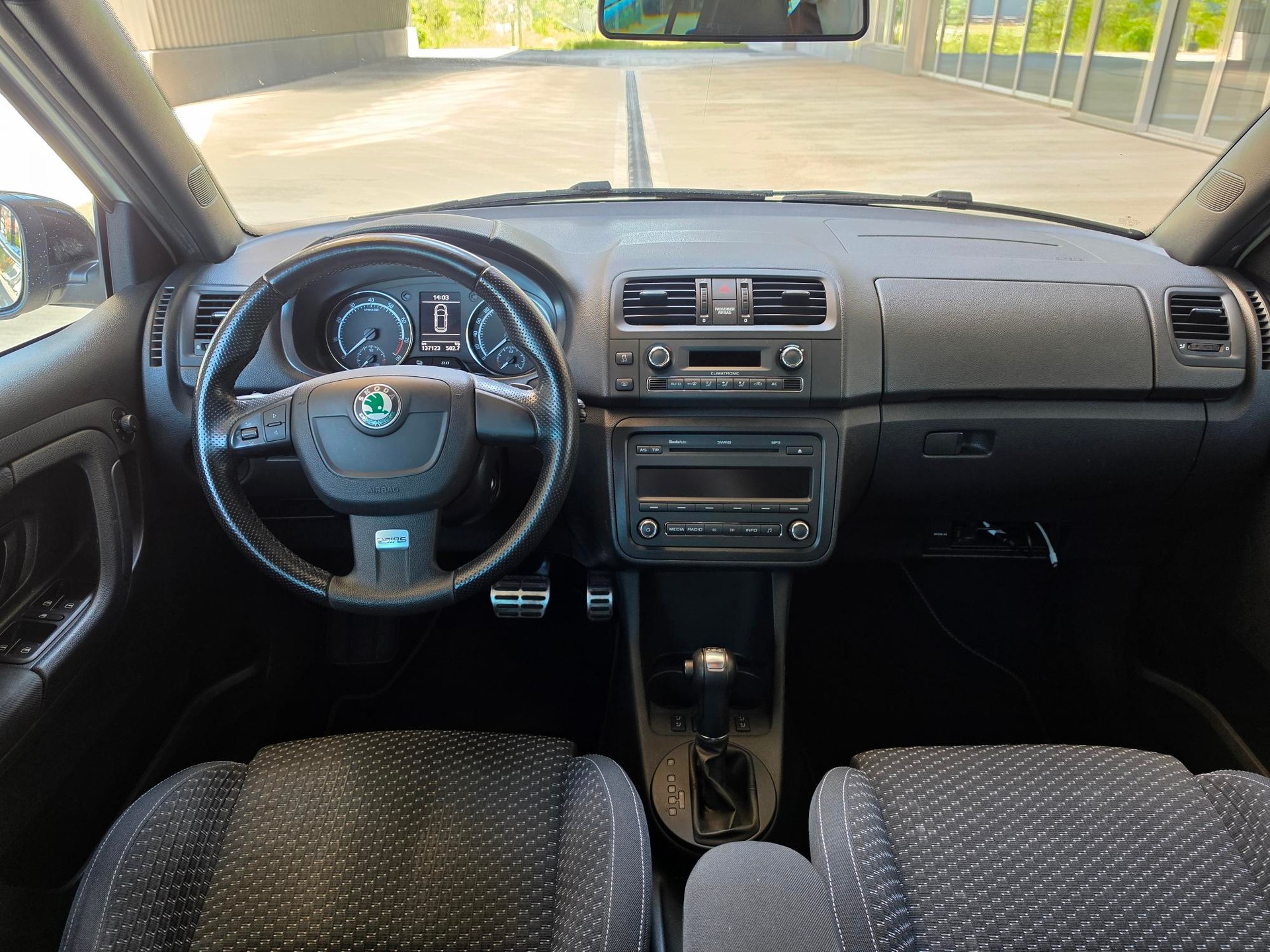 SKODA Fabia 1.4 TSI RS DSG-image-10