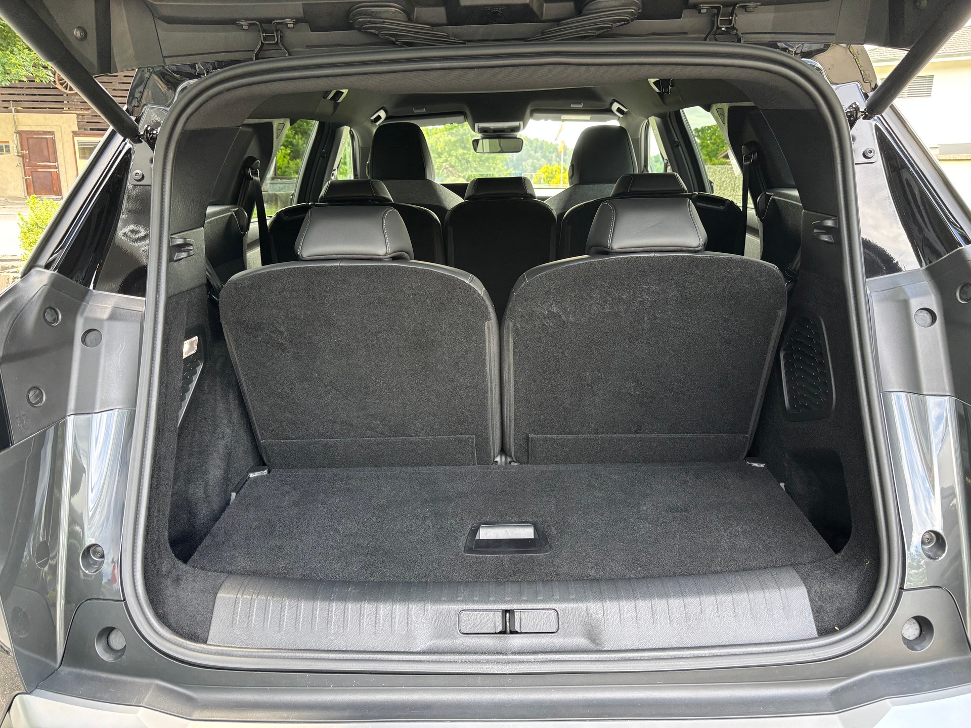 PEUGEOT 5008 145 e-DCS6 GT-image-4