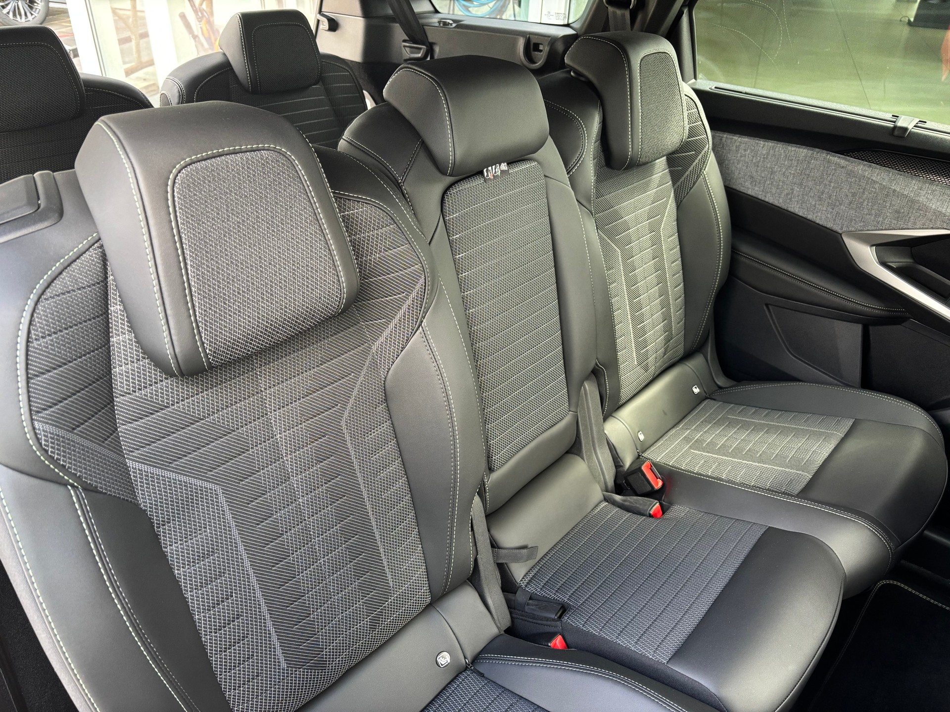 PEUGEOT 5008 145 e-DCS6 GT-image-6