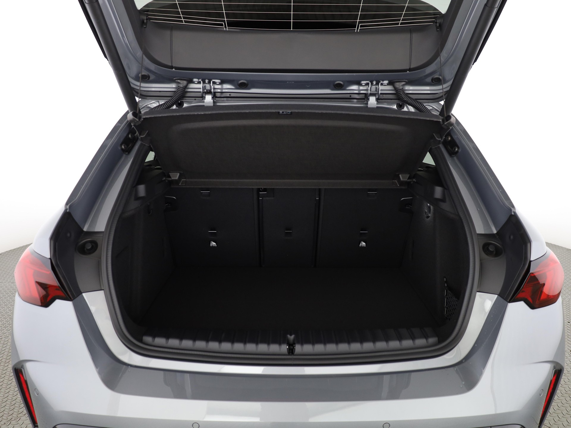 BMW M135i xDrive-image-6