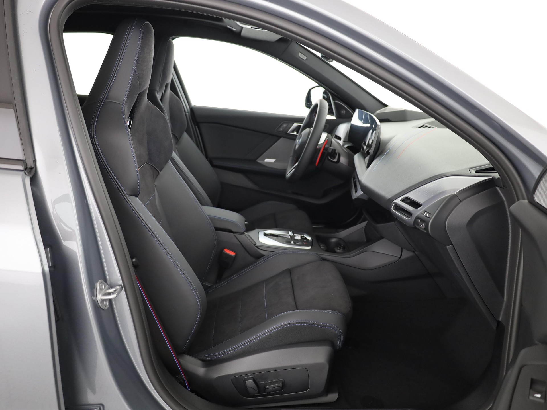 BMW M135i xDrive-image-16
