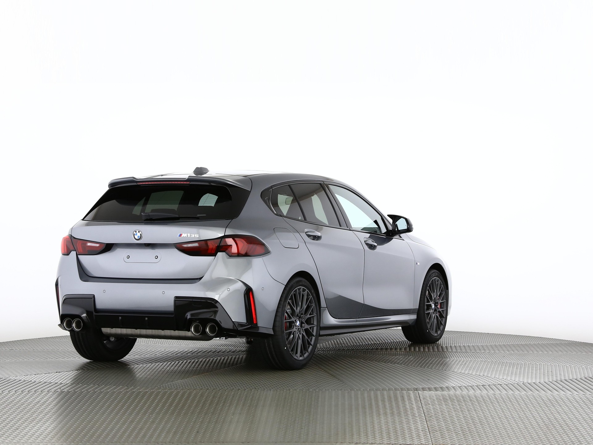 BMW M135i xDrive-image-1