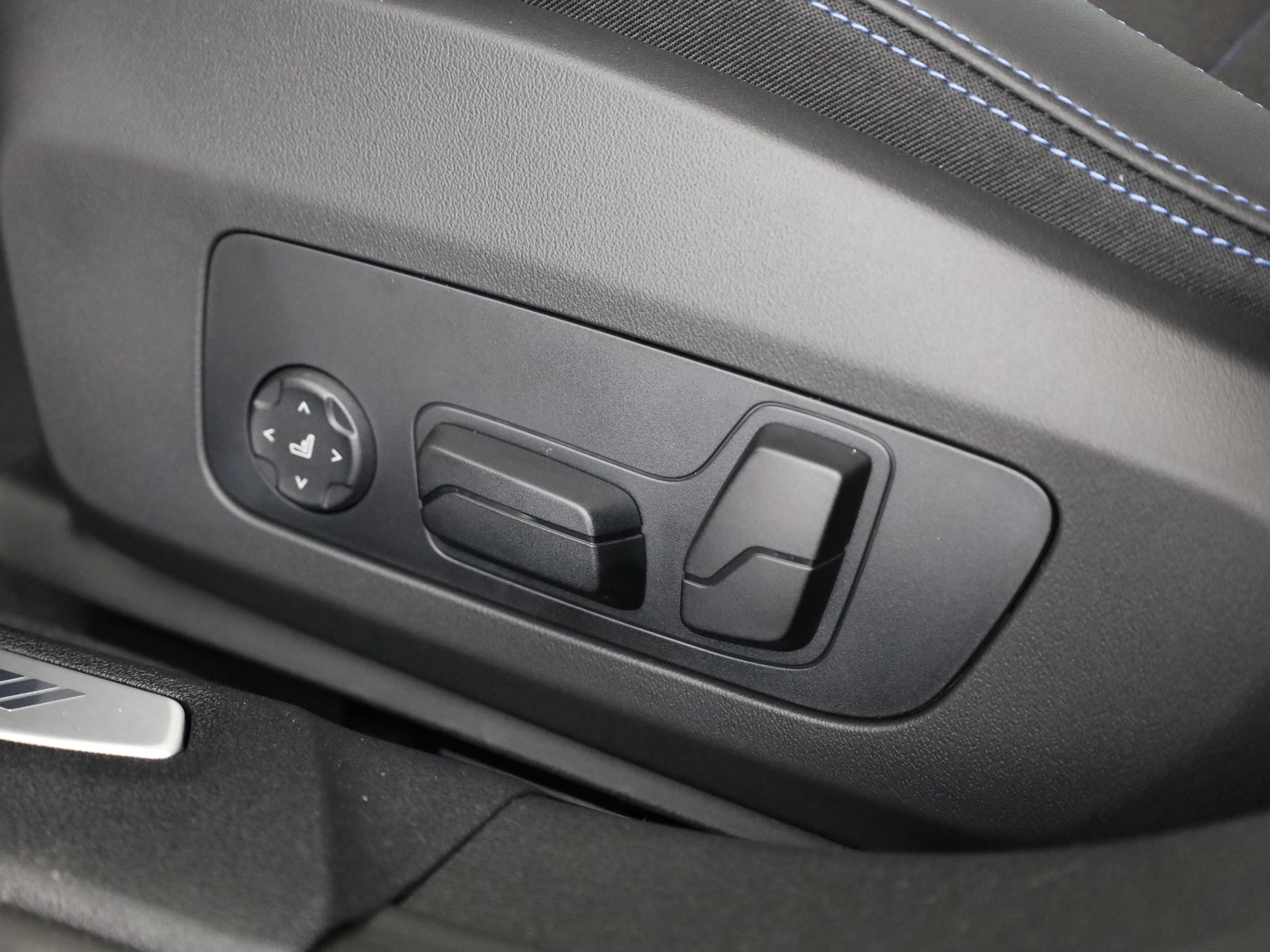 BMW M135i xDrive-image-12