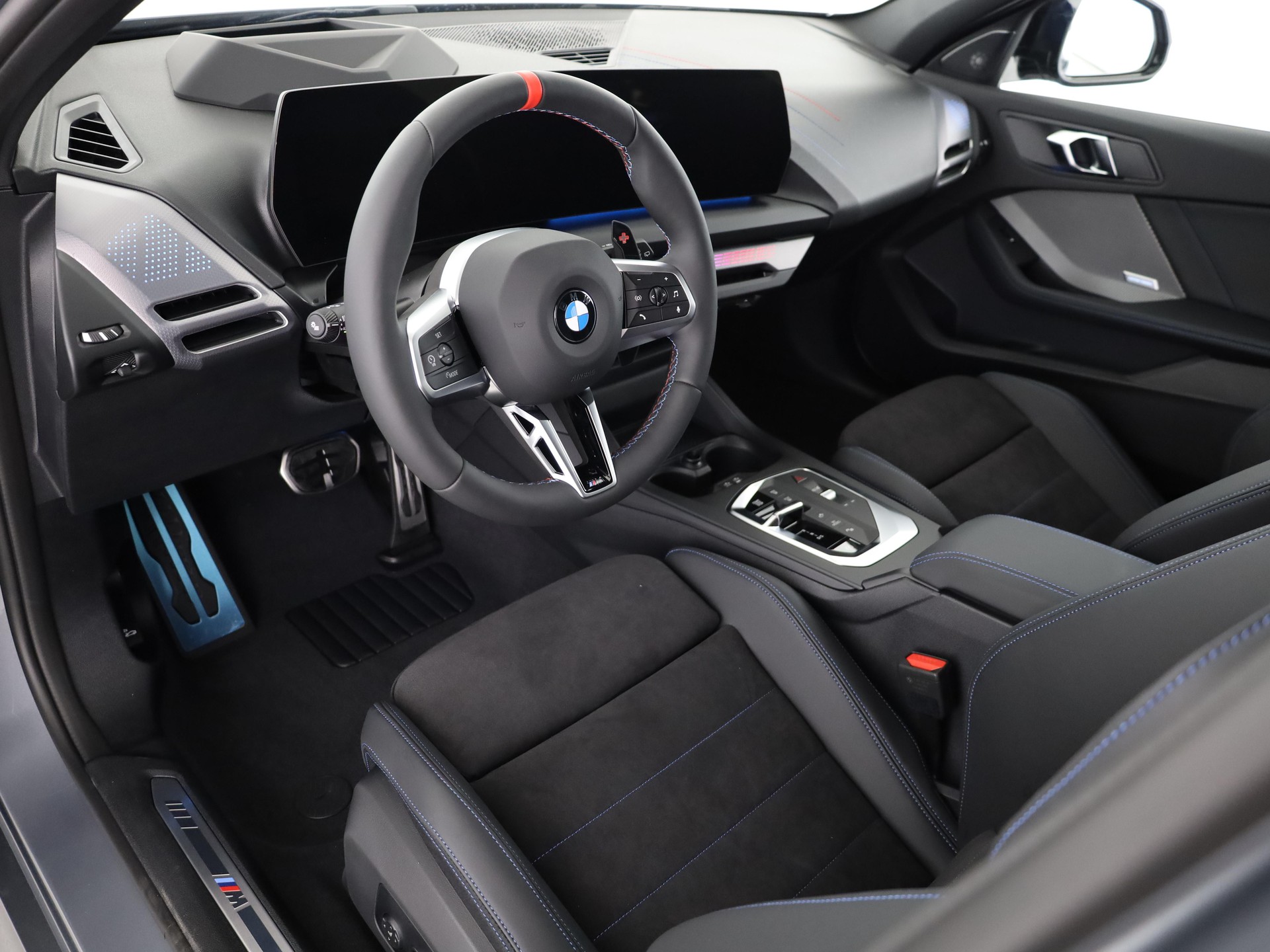 BMW M135i xDrive-image-10