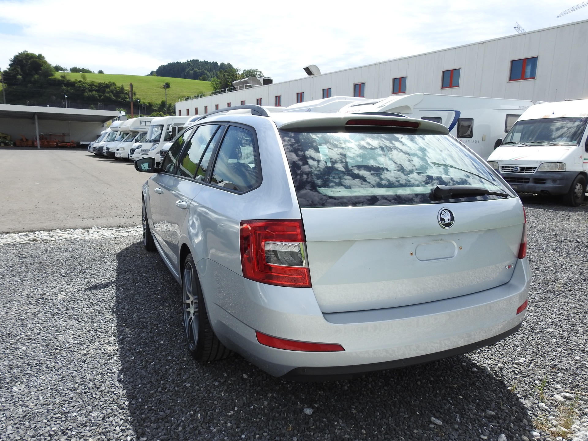 SKODA Octavia Combi 1.6 TDI Ambition 4x4-image-3