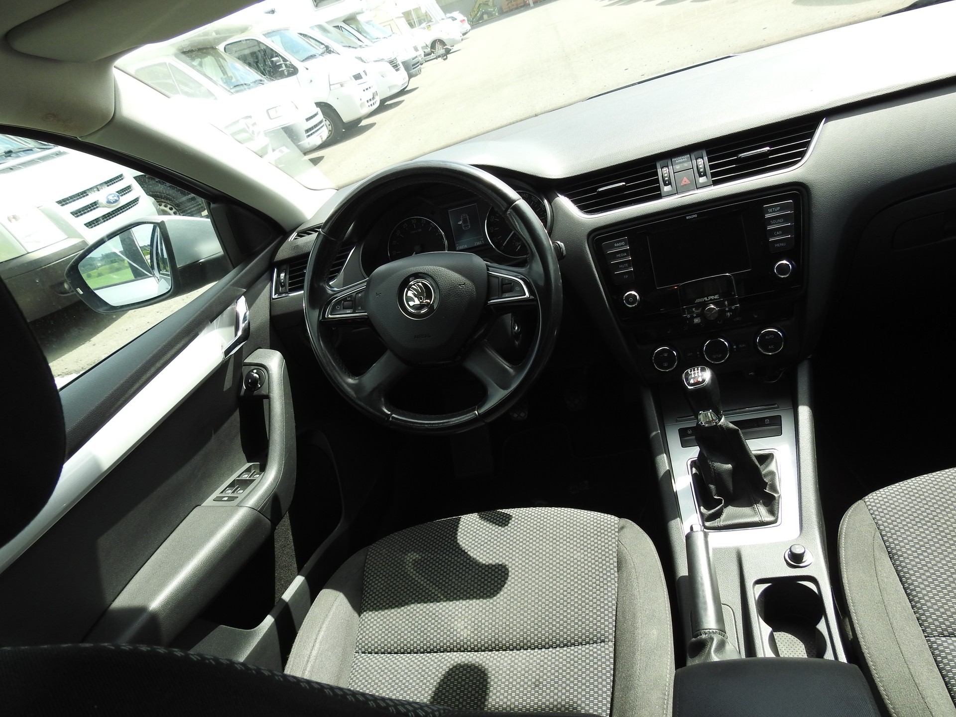 SKODA Octavia Combi 1.6 TDI Ambition 4x4-image-19