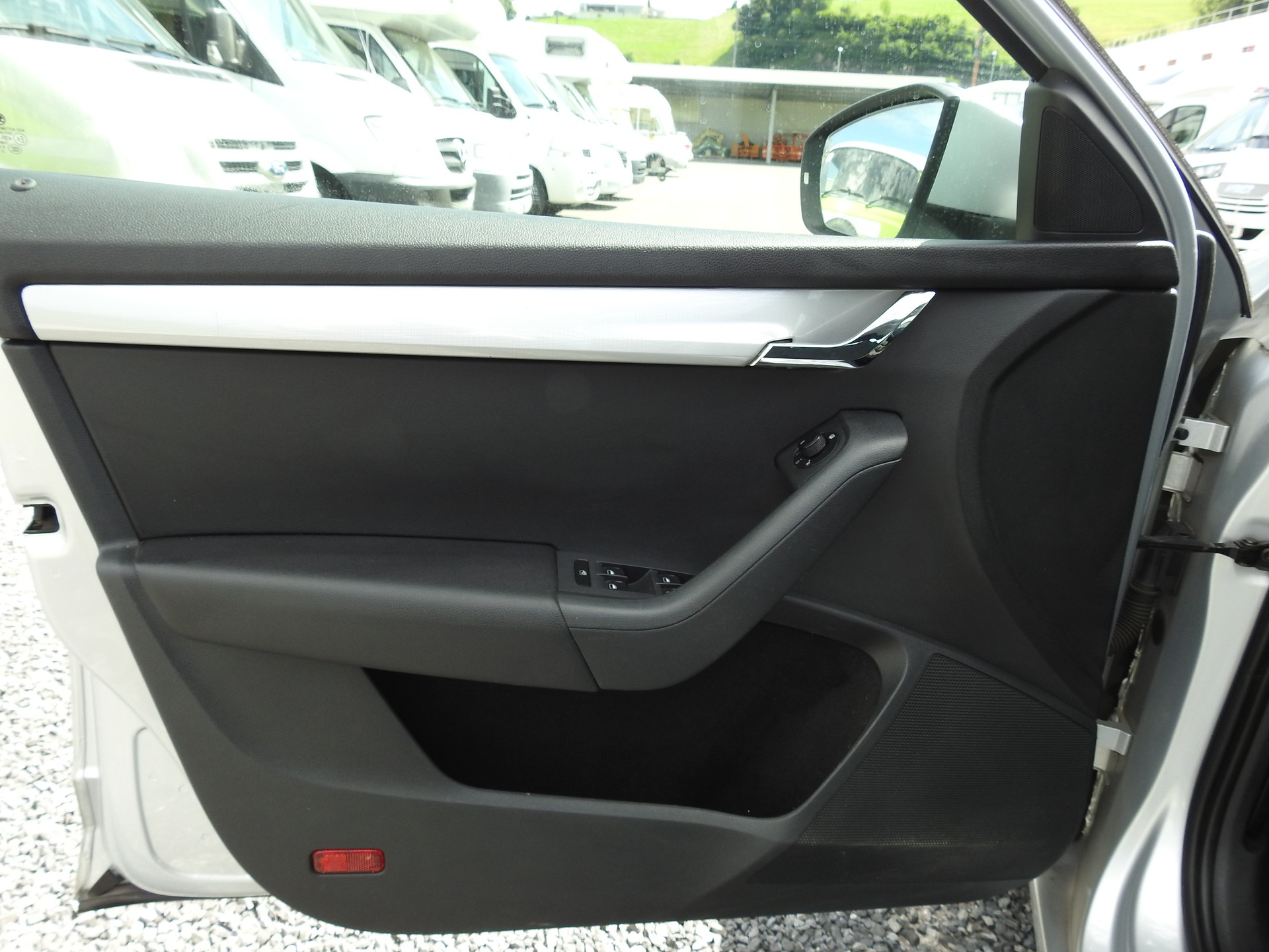 SKODA Octavia Combi 1.6 TDI Ambition 4x4-image-9