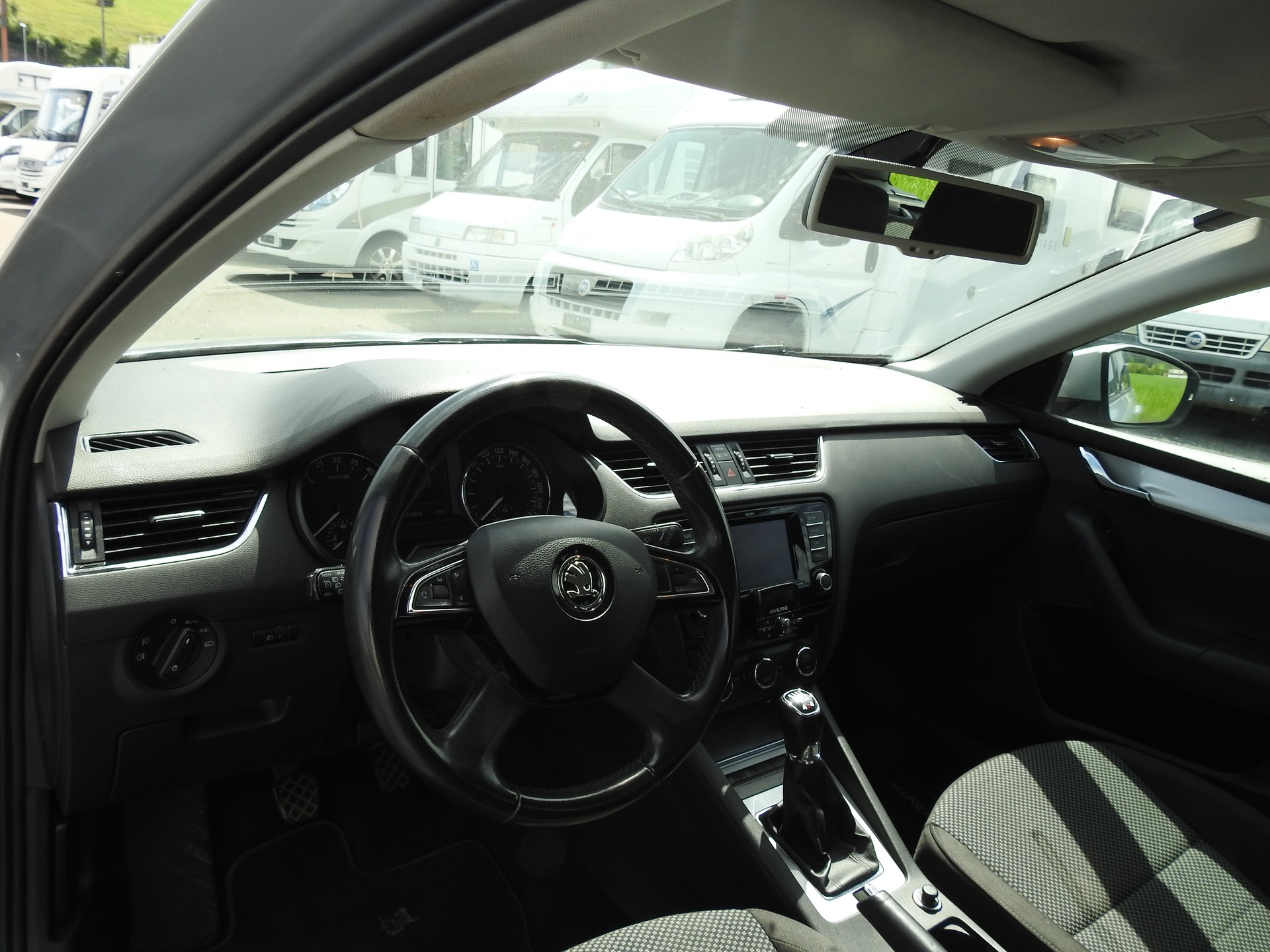 SKODA Octavia Combi 1.6 TDI Ambition 4x4-image-10