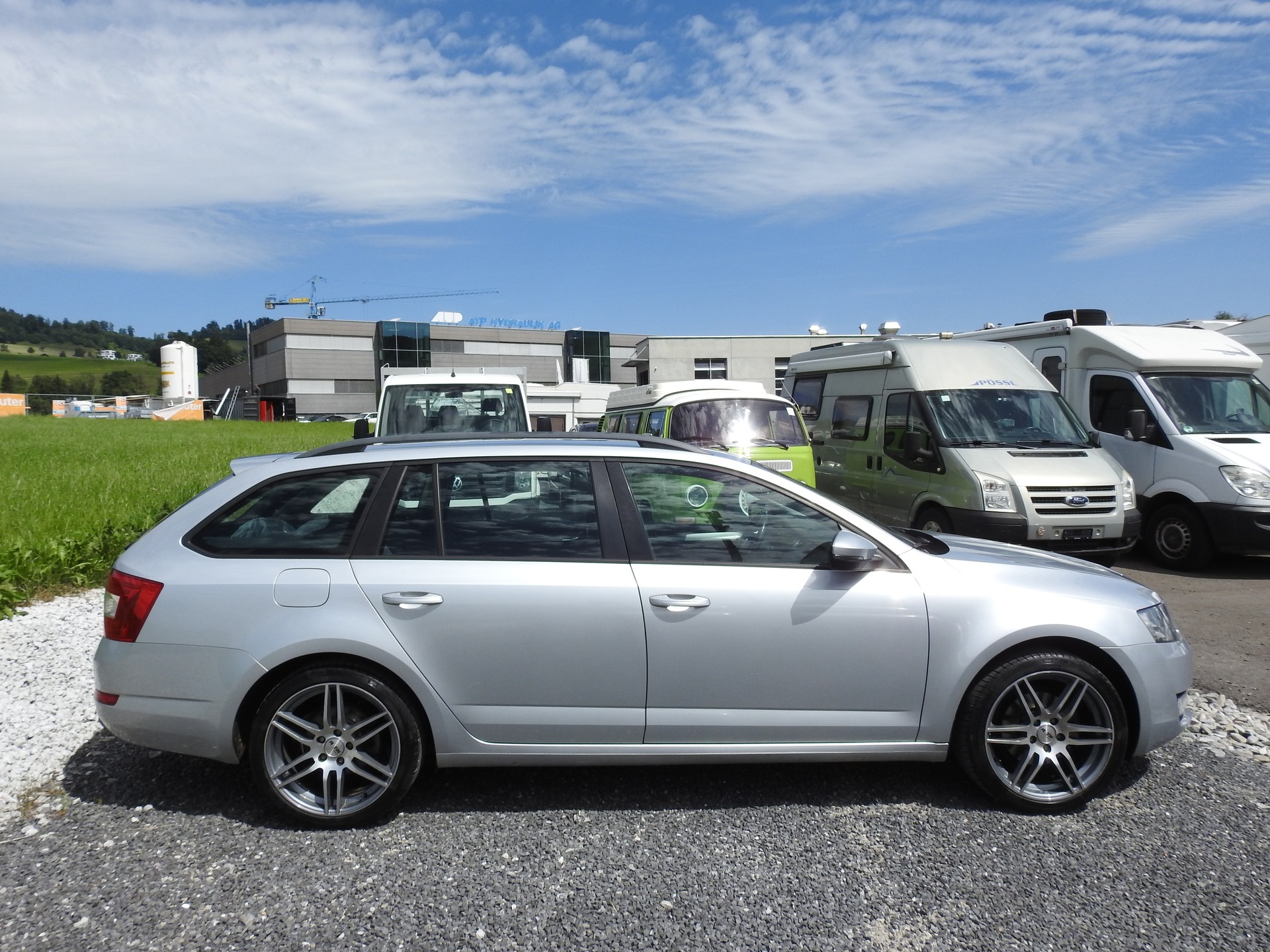 SKODA Octavia Combi 1.6 TDI Ambition 4x4-image-6