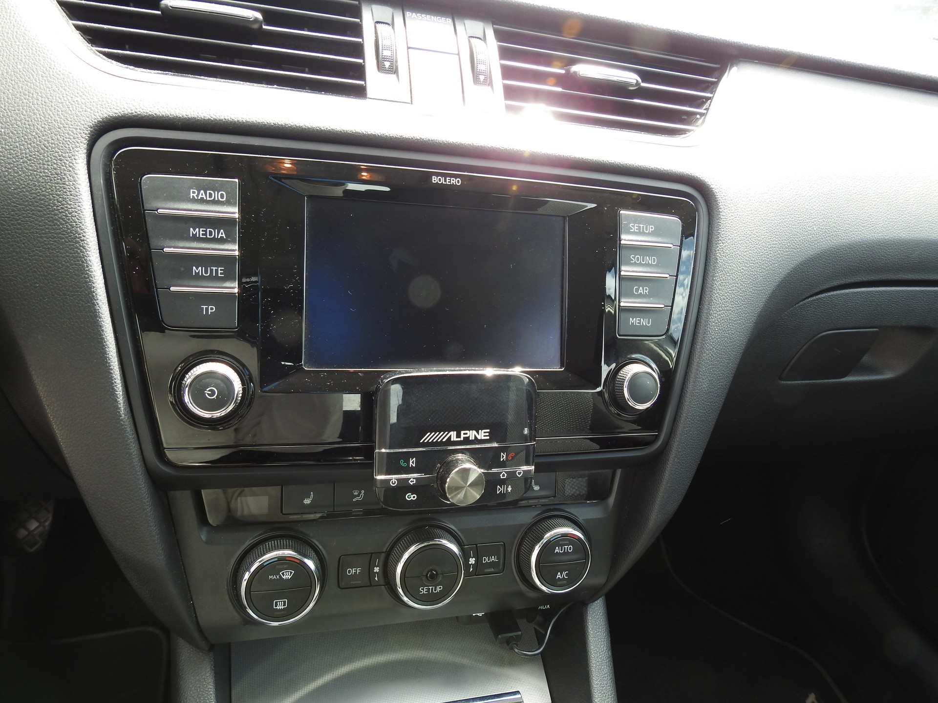 SKODA Octavia Combi 1.6 TDI Ambition 4x4-image-21