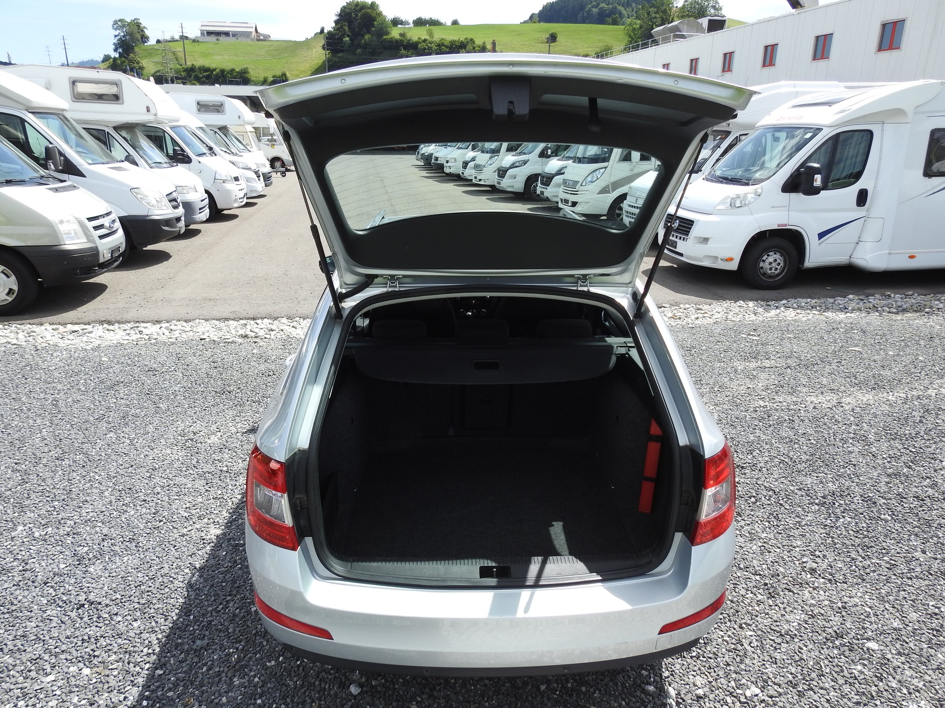 SKODA Octavia Combi 1.6 TDI Ambition 4x4-image-11