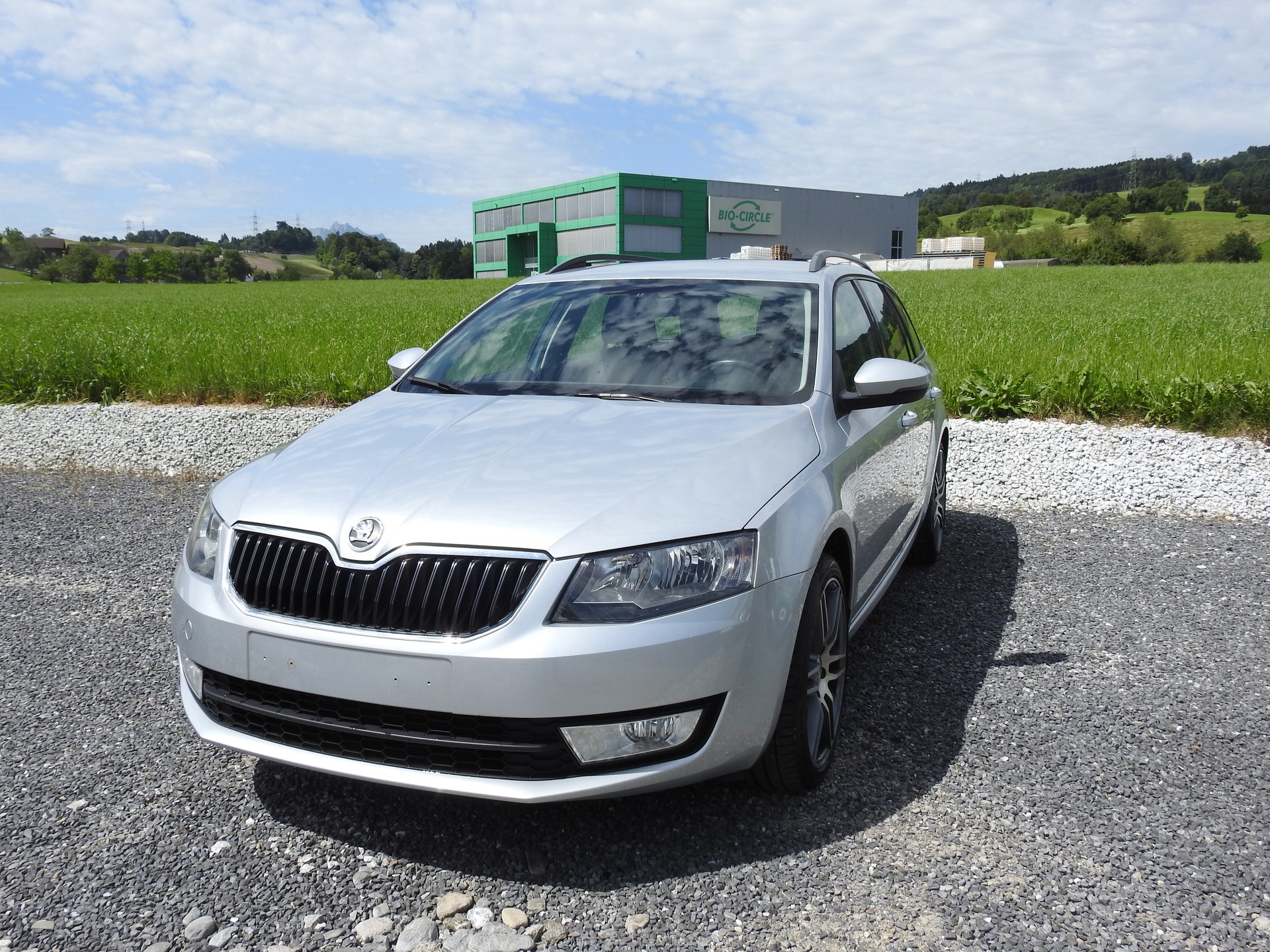 SKODA Octavia Combi 1.6 TDI Ambition 4x4-image-0