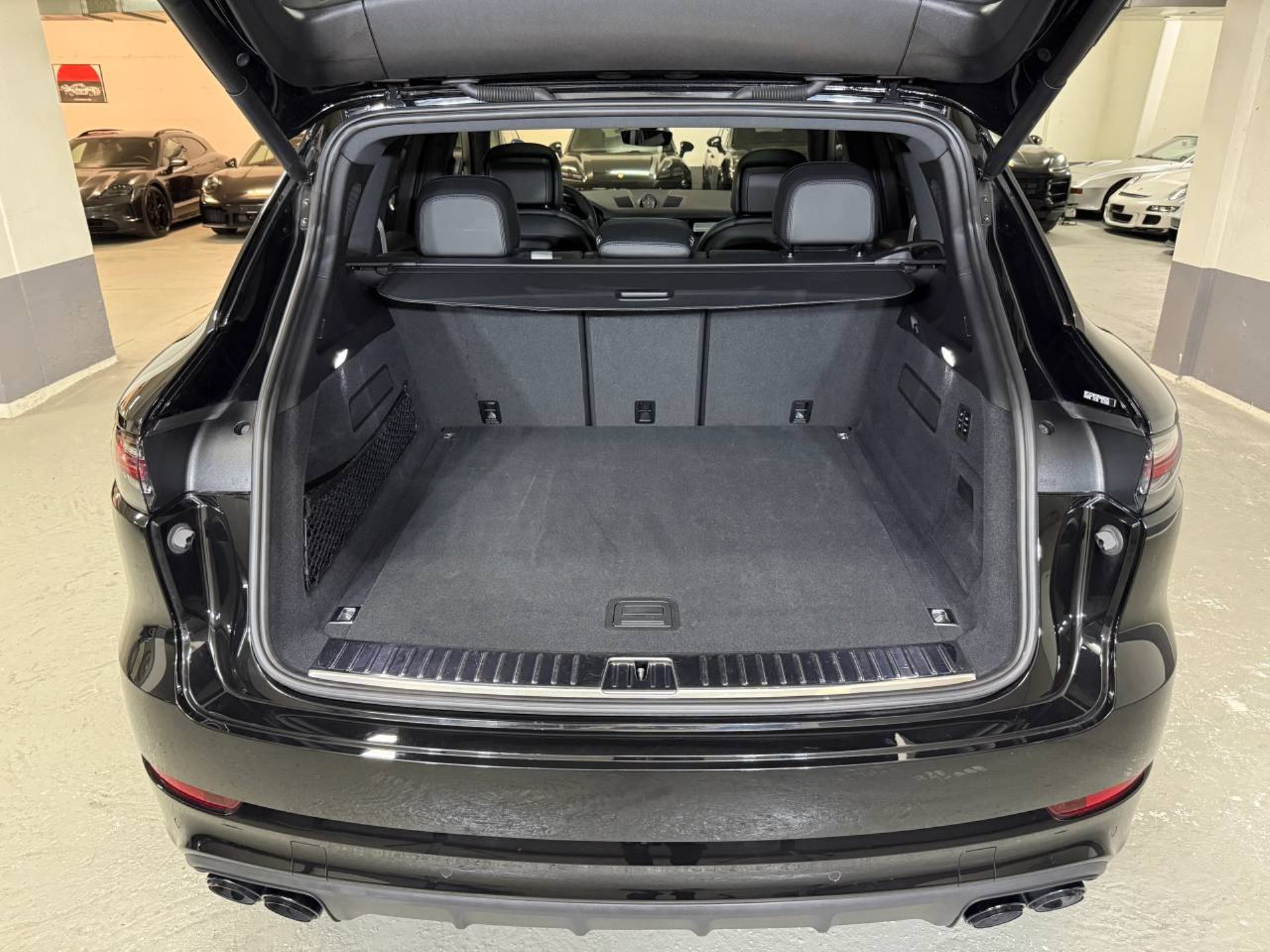 PORSCHE Cayenne E-Hybrid Platinum Edition (MY23)-image-10