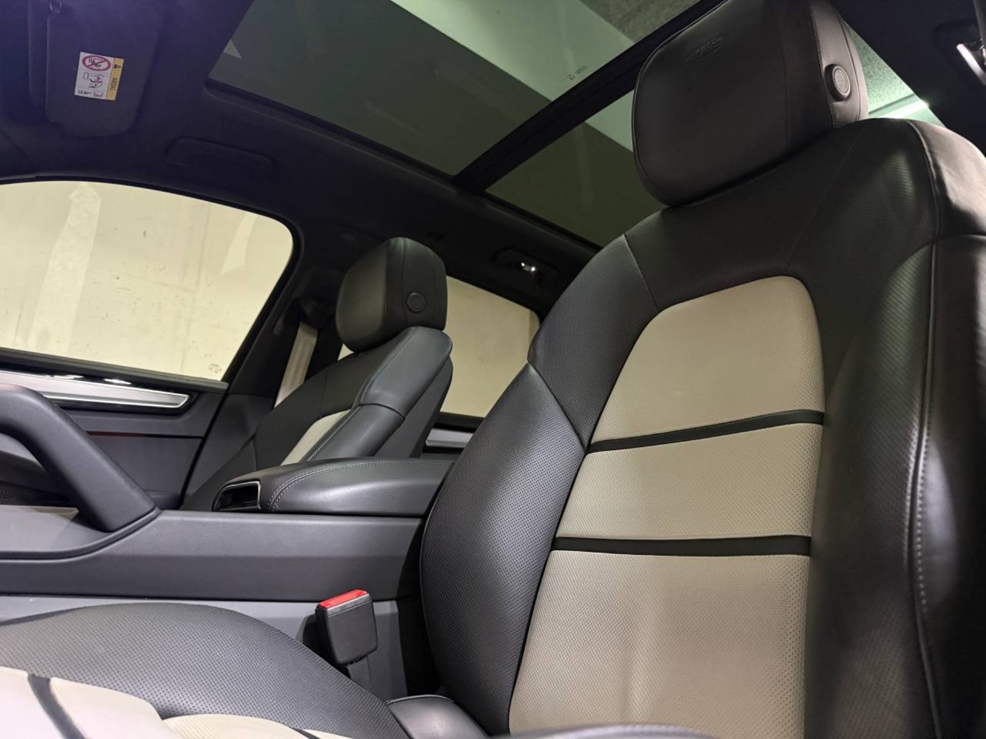 PORSCHE Cayenne E-Hybrid Platinum Edition (MY23)-image-4
