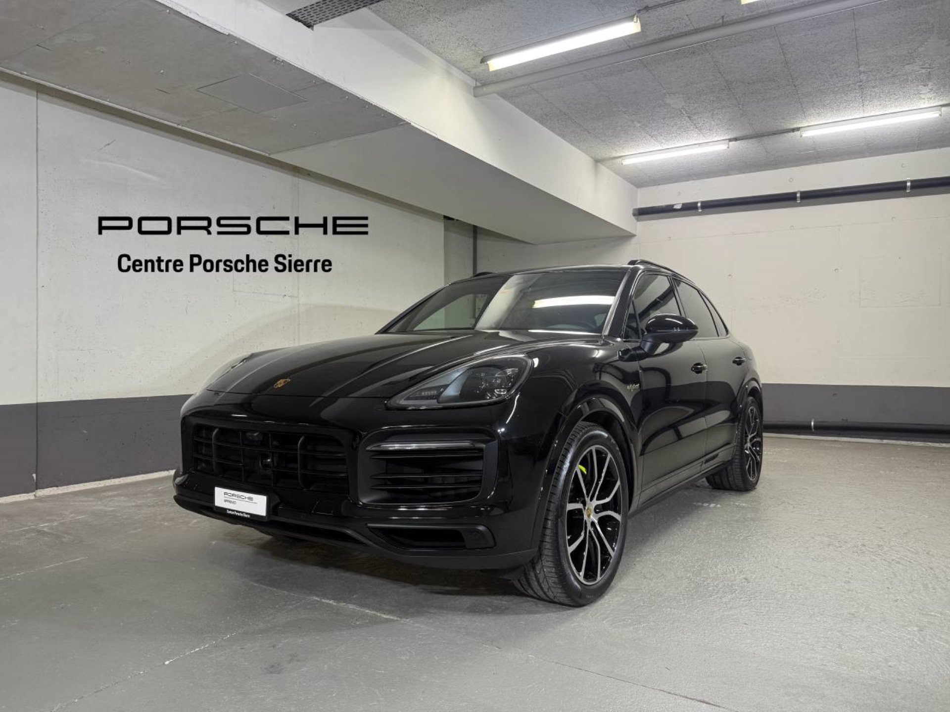 PORSCHE Cayenne E-Hybrid Platinum Edition (MY23)-image-0
