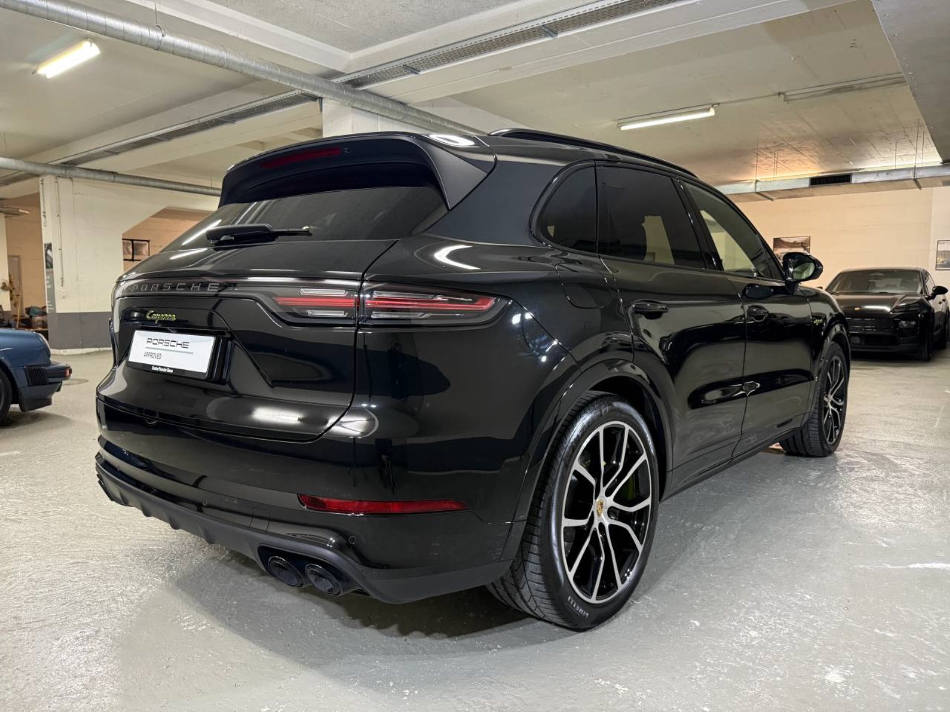 PORSCHE Cayenne E-Hybrid Platinum Edition (MY23)-image-6