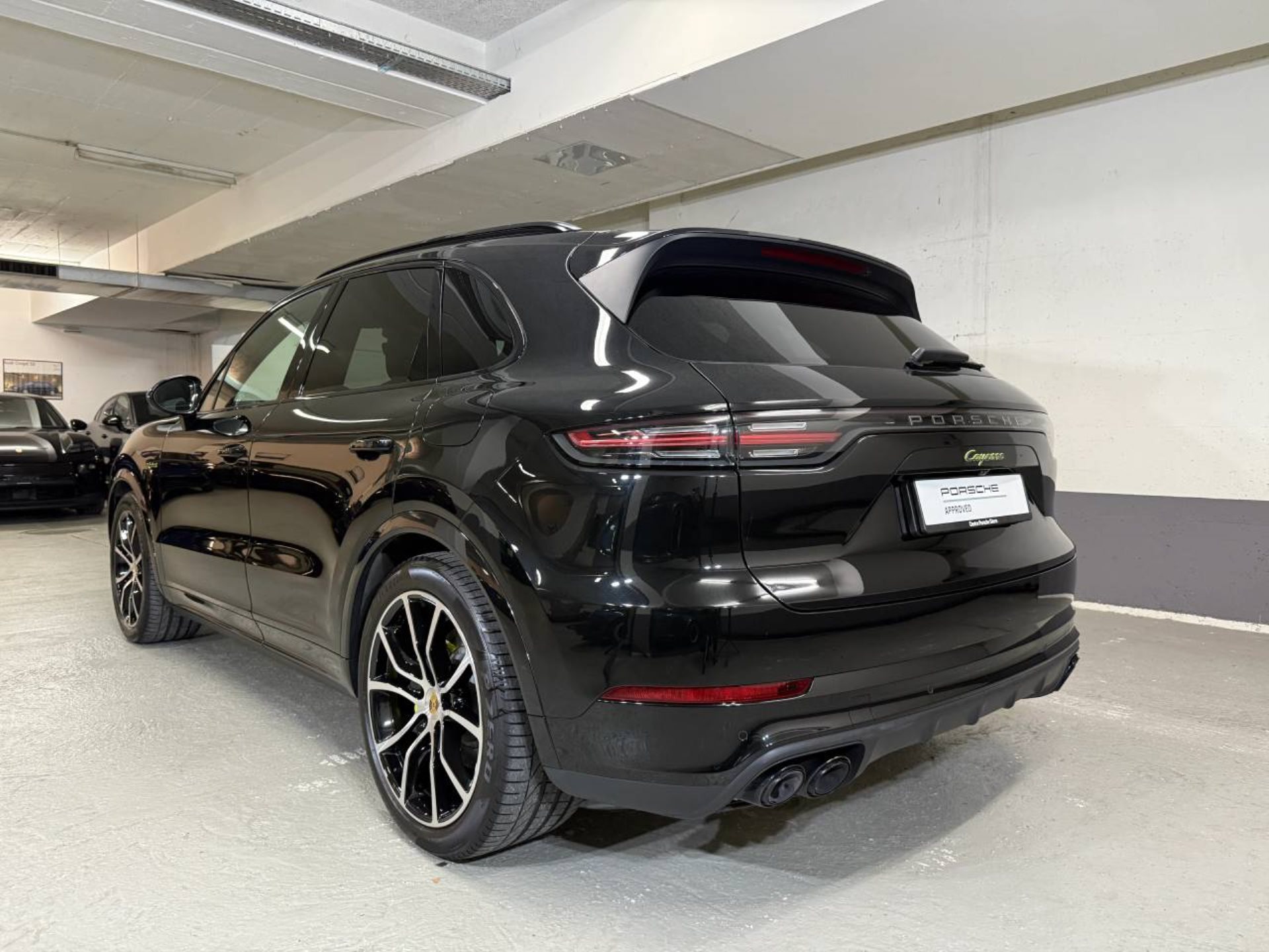 PORSCHE Cayenne E-Hybrid Platinum Edition (MY23)-image-2