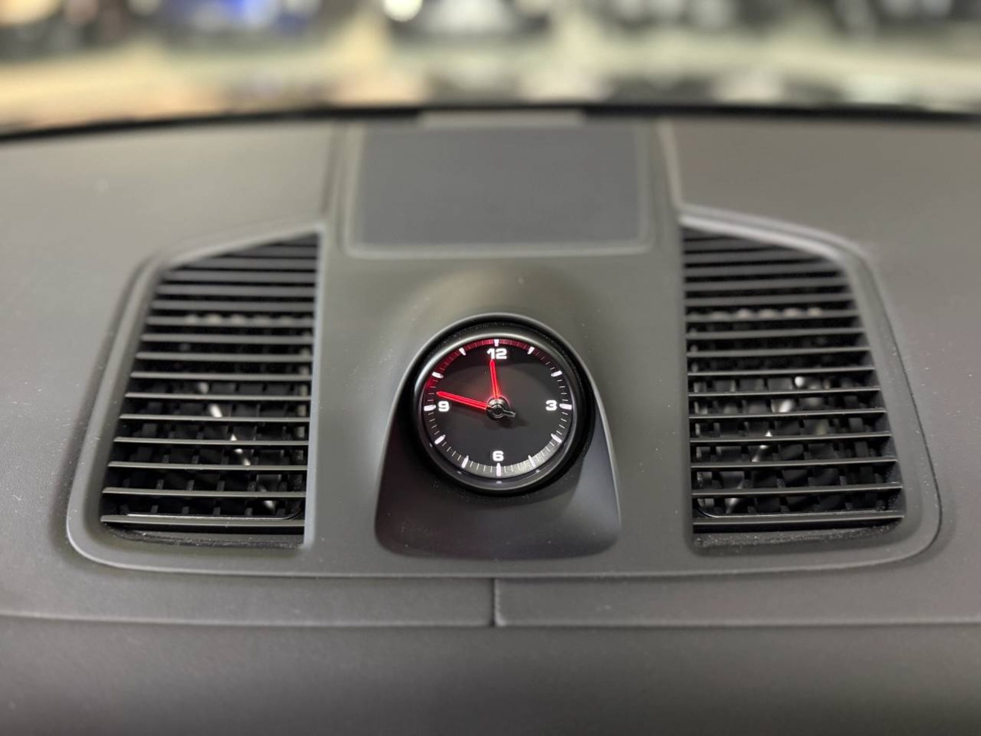 PORSCHE Cayenne E-Hybrid Platinum Edition (MY23)-image-24
